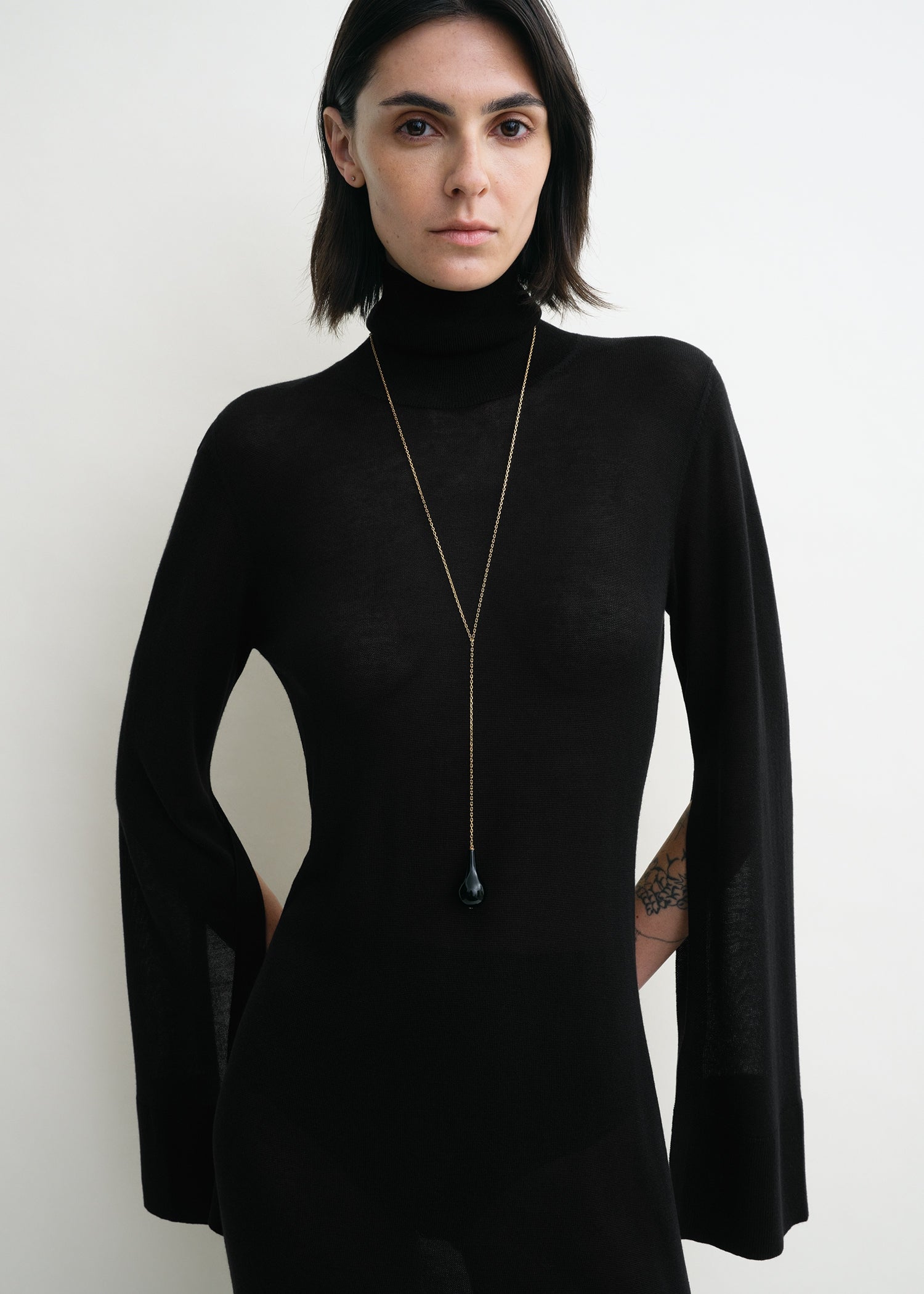 SLIT SLEEVE KNIT DRESS