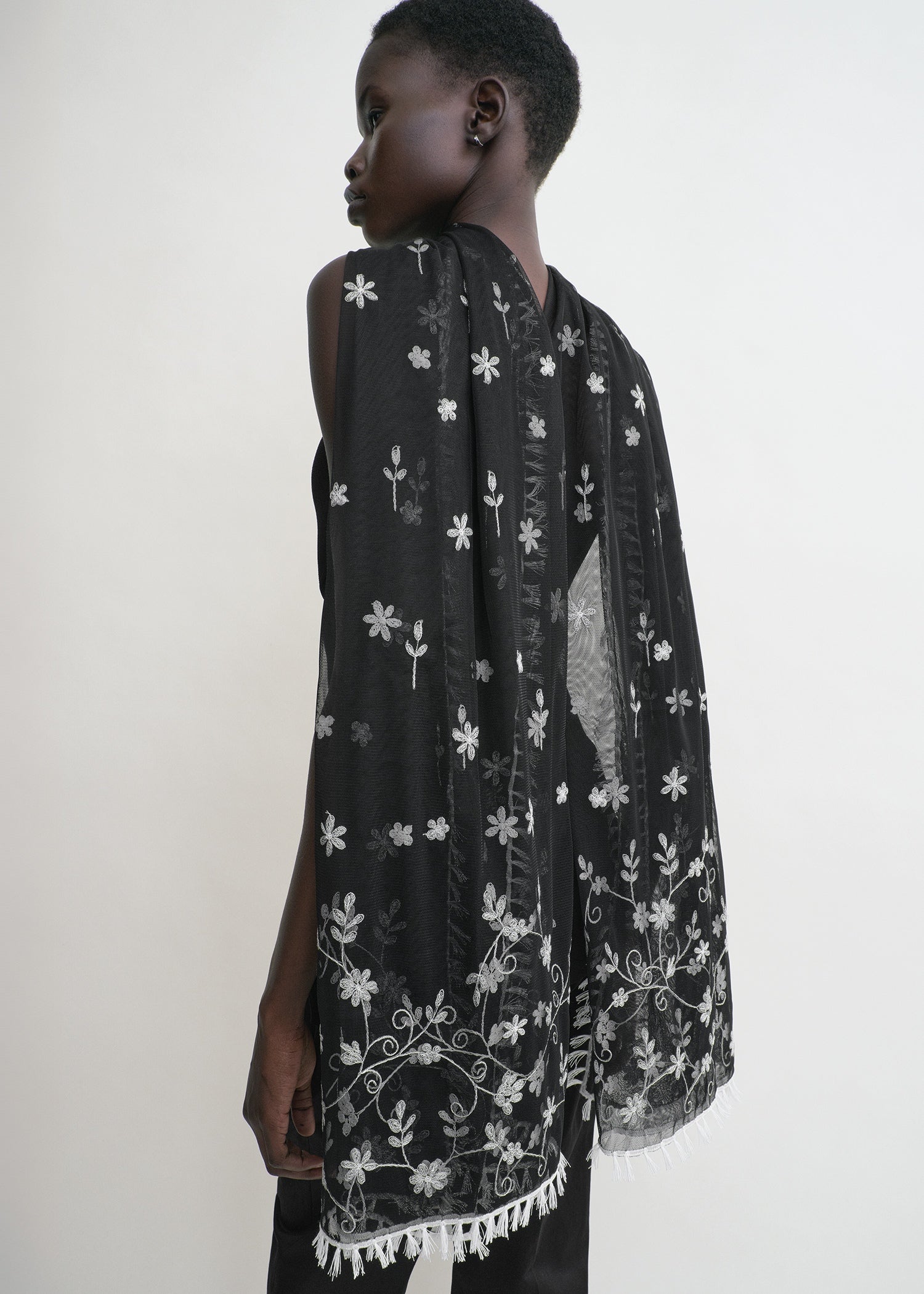 FLORAL TULLE SHAWL