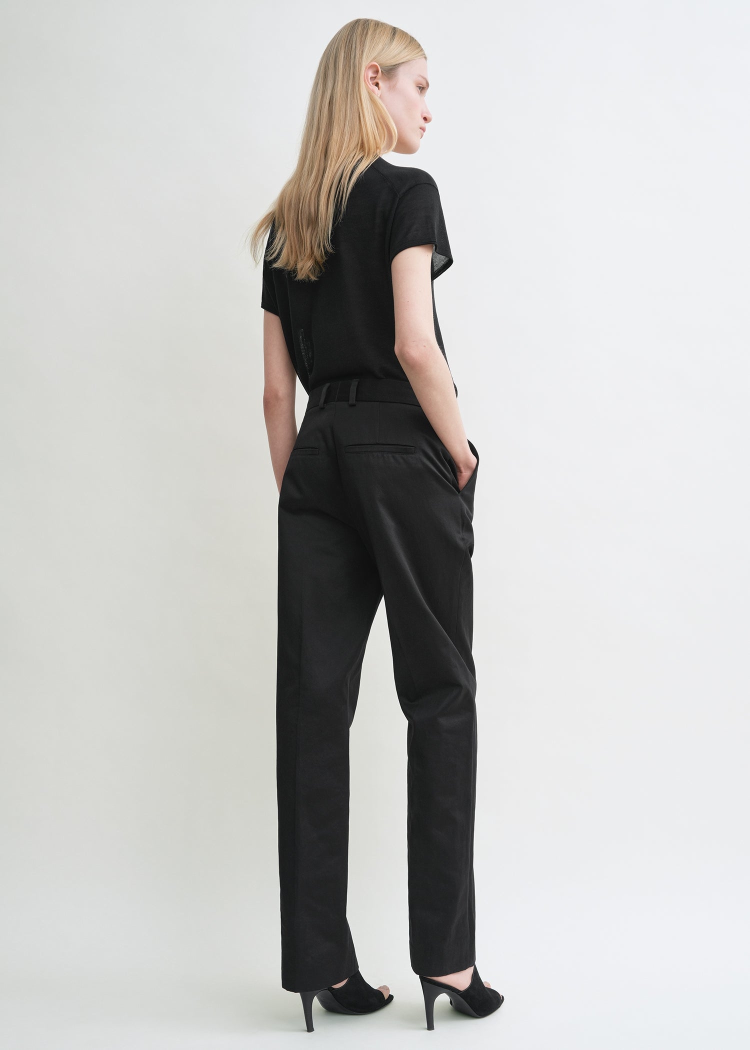 TAILORED CHINOS