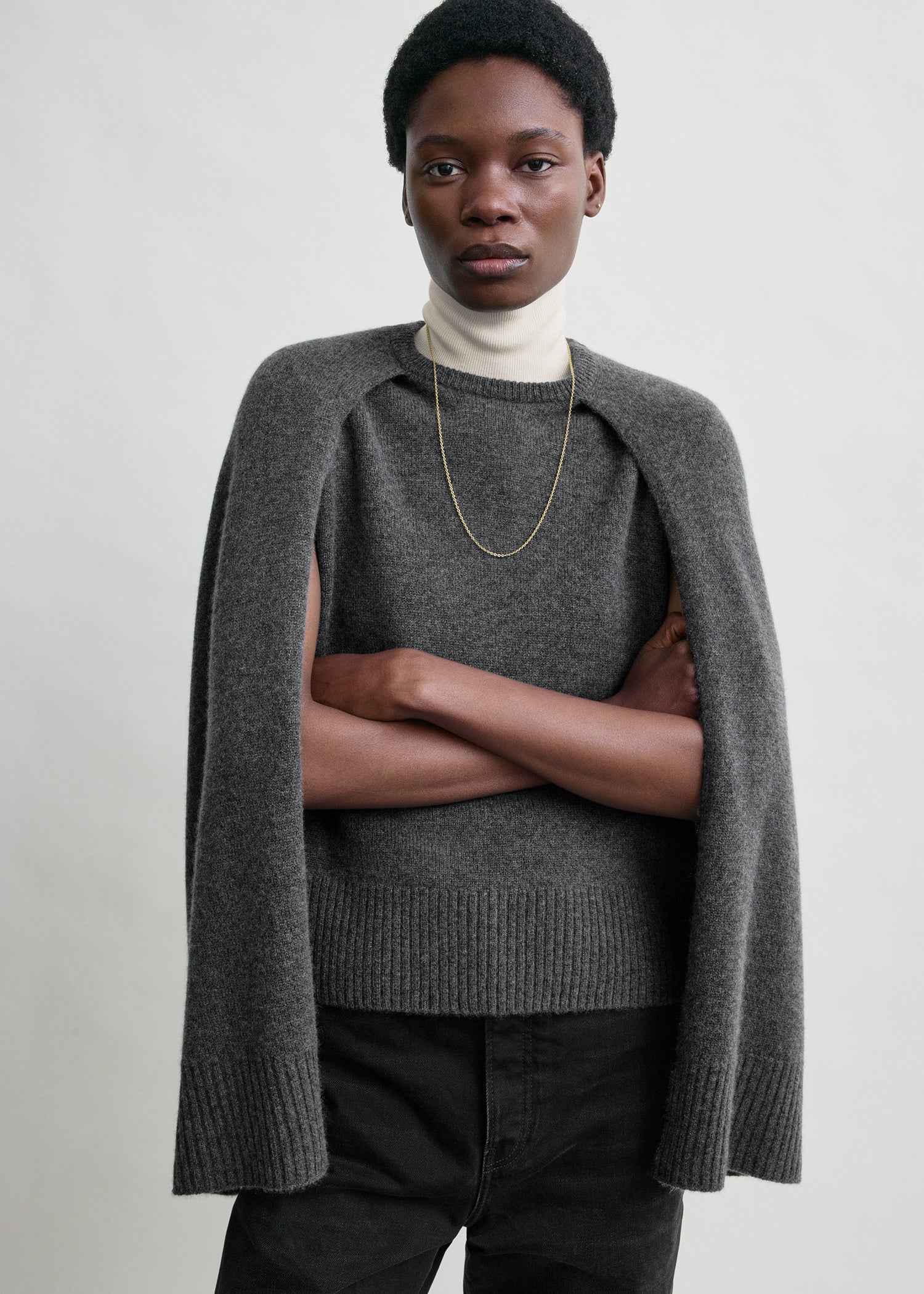 CREW CAPE KNIT