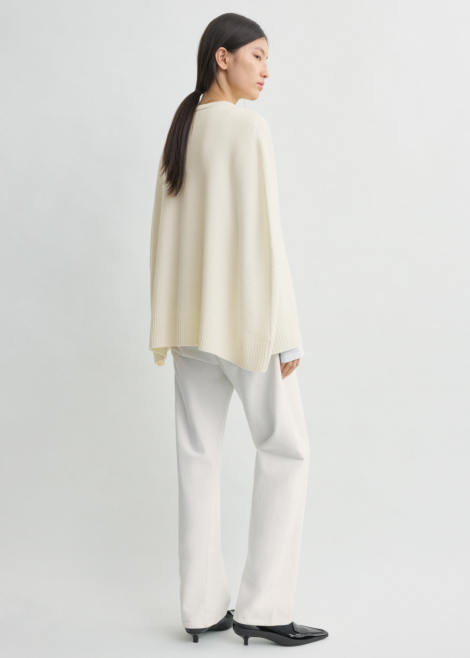 CREW CAPE KNIT