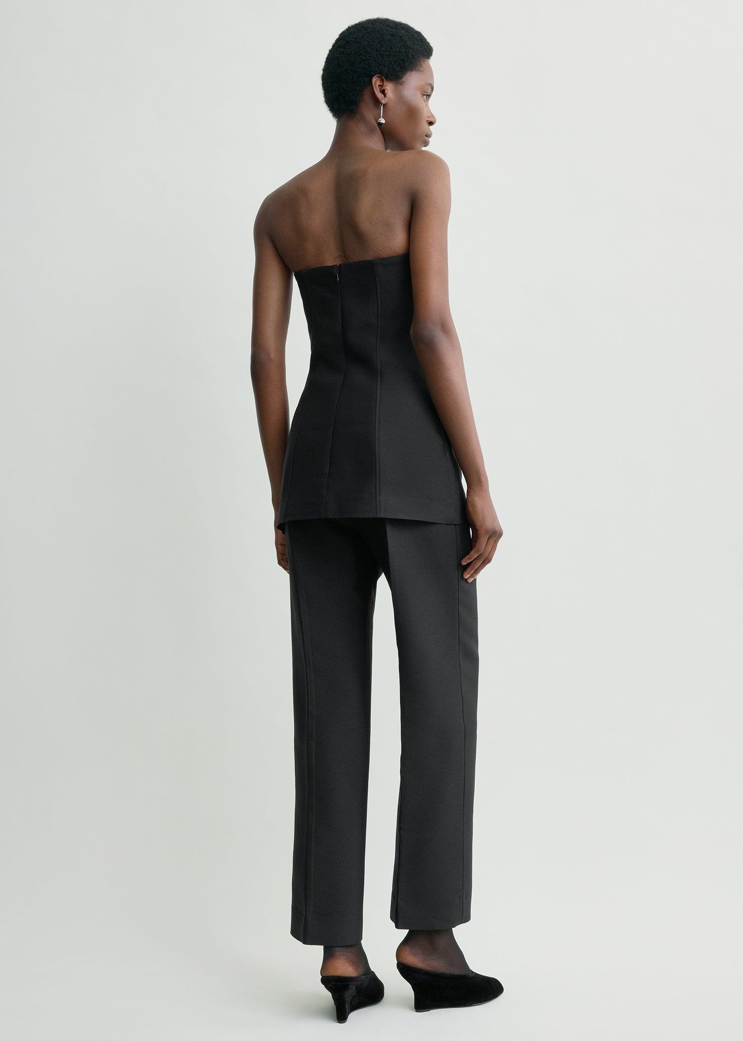 STRAPLESS CREPE POCKET TOP