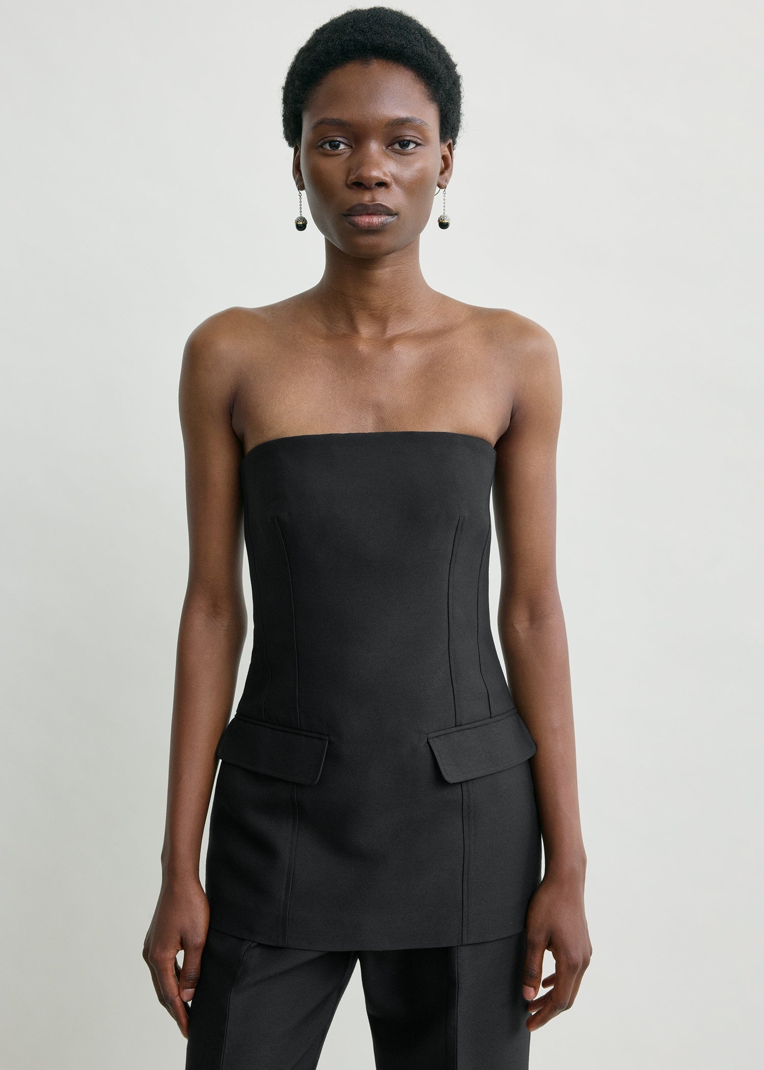 STRAPLESS CREPE POCKET TOP
