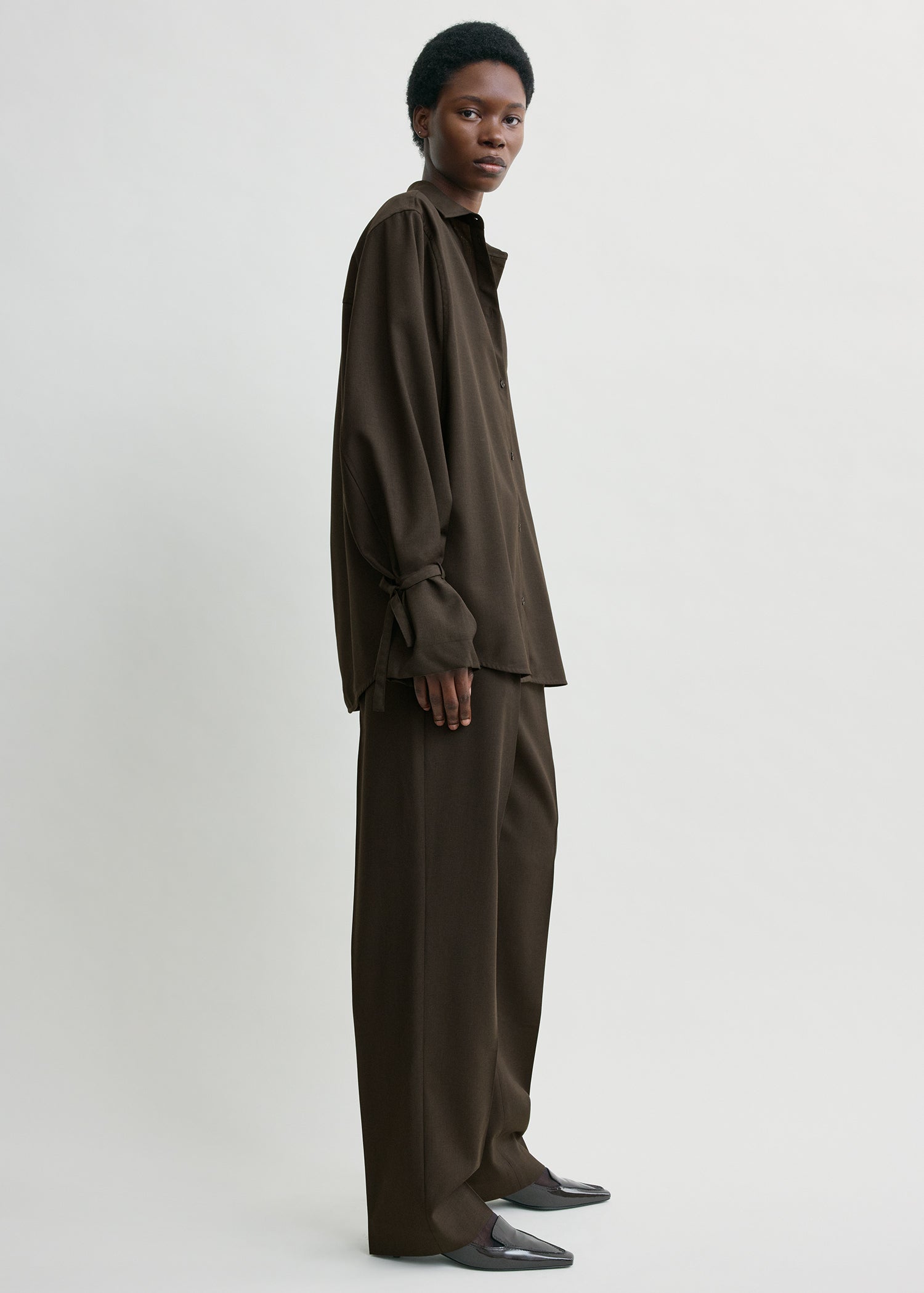 TIE-CUFF SHIRT