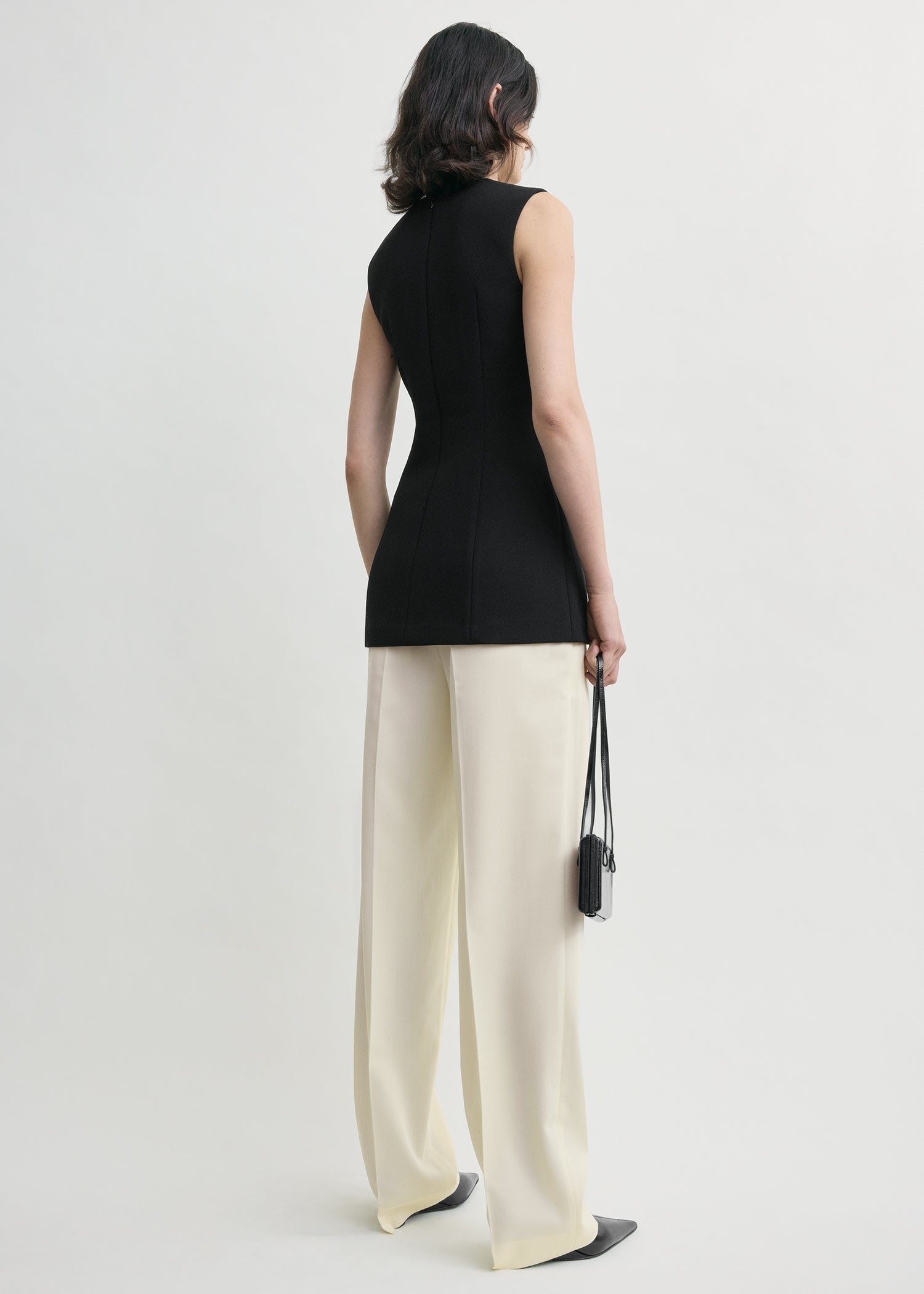 SLEEVELESS POCKET TOP