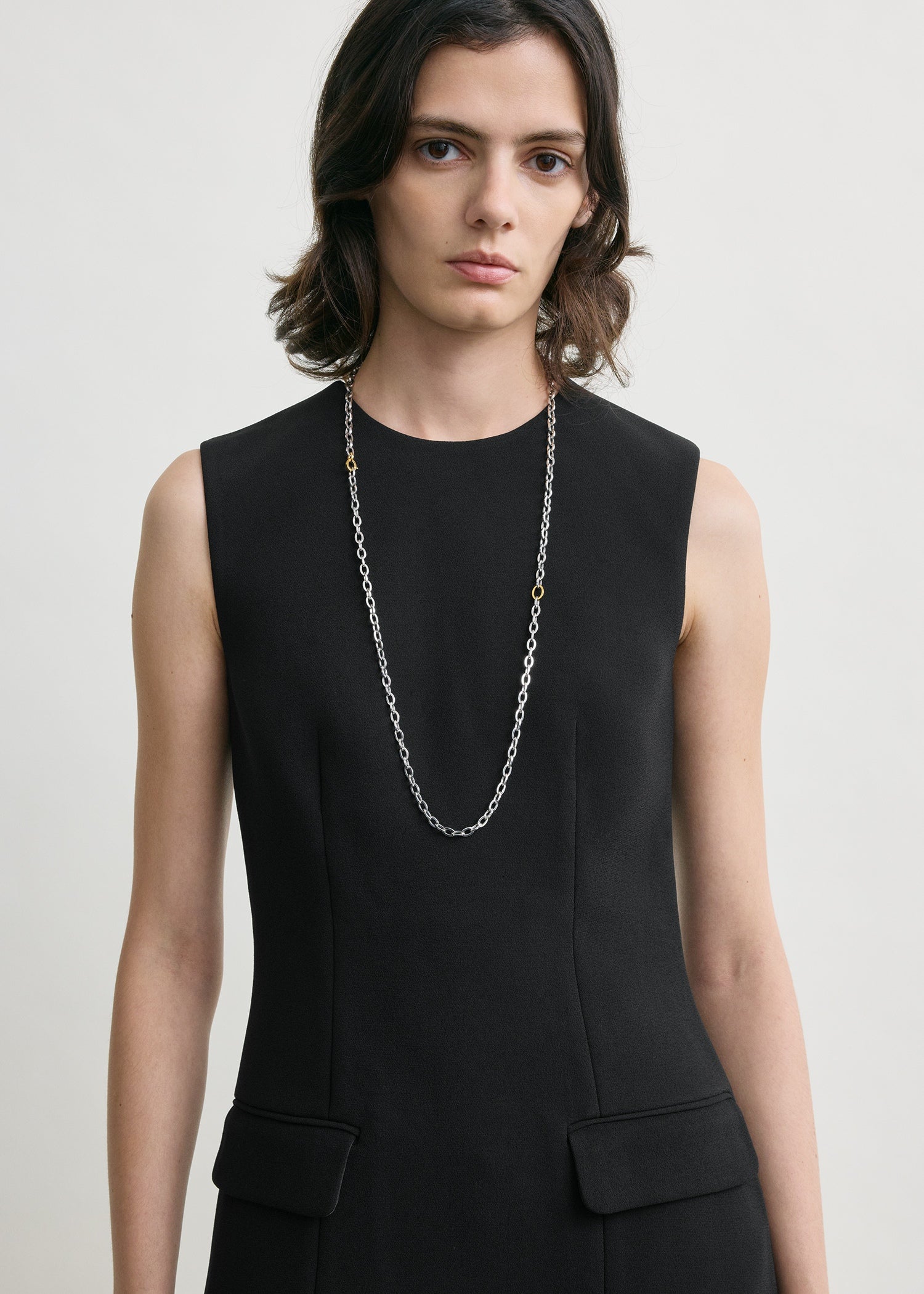 SLEEVELESS POCKET TOP