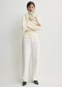 TRIANGLE WOOL SCARF