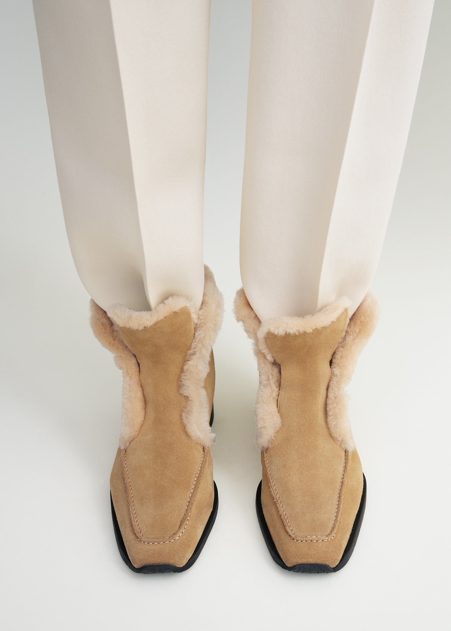 SHEARLING-EDGE WINTER BOOTS