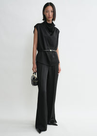 SLEEVELESS FUNNEL-NECK TOP