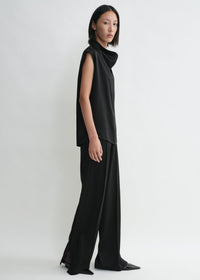 SLEEVELESS FUNNEL-NECK TOP
