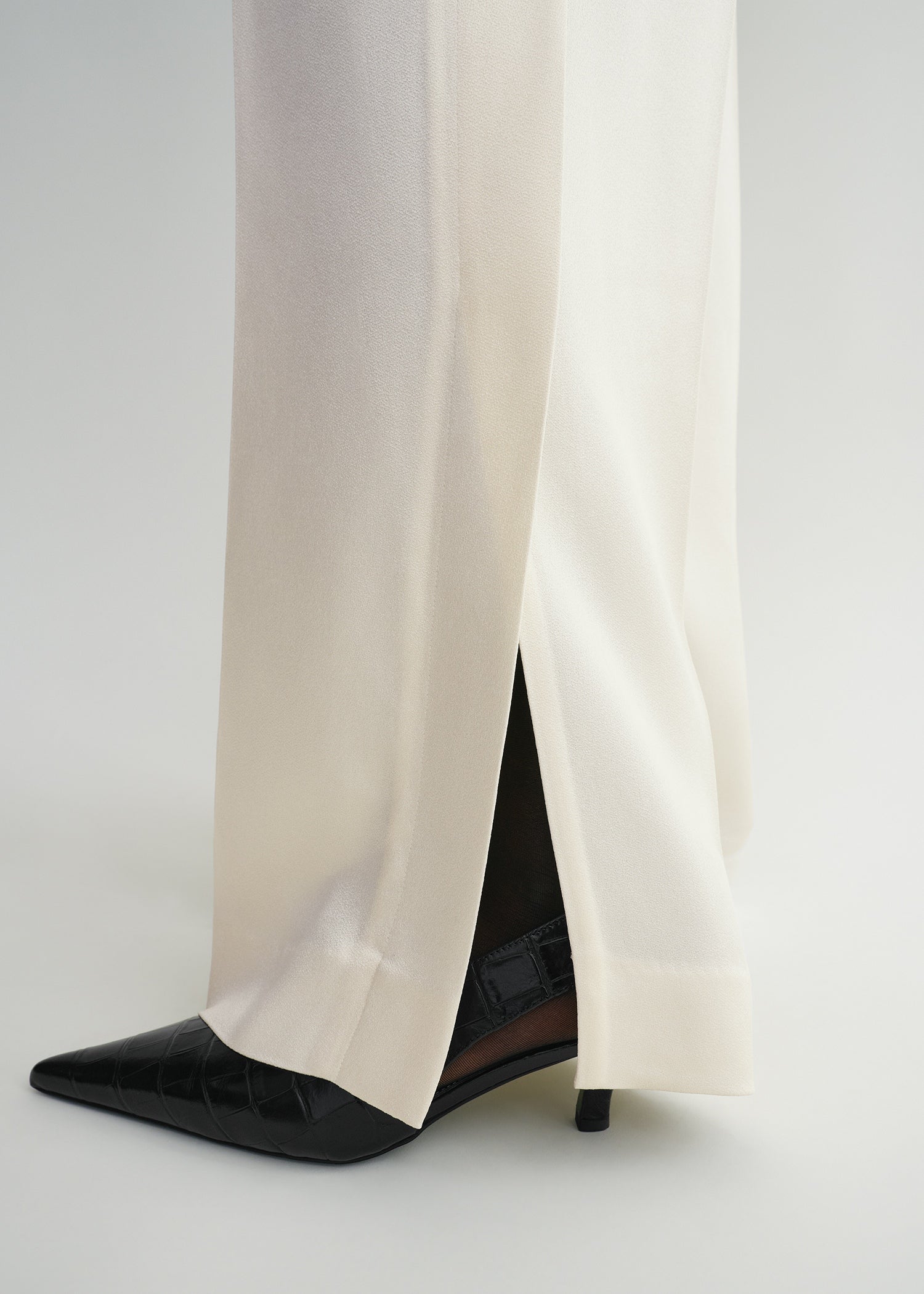 CUFF-SLIT TROUSERS