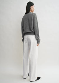 CLASSIC V-NECK KNIT