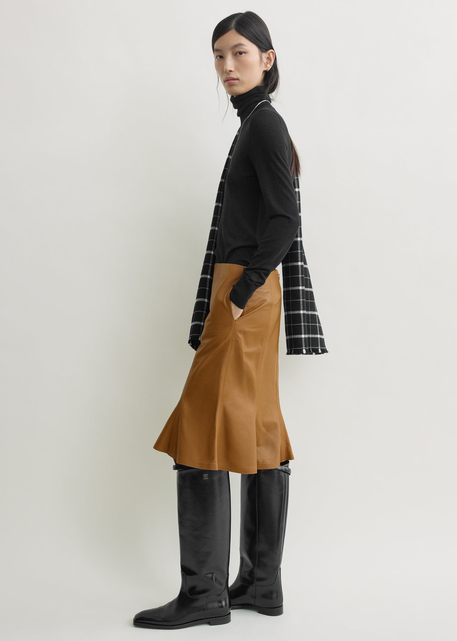FLUTED LEATHER SKIRT