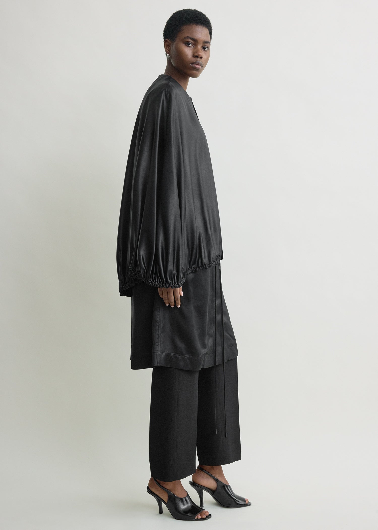 DETACHABLE CAPE EVENING COAT