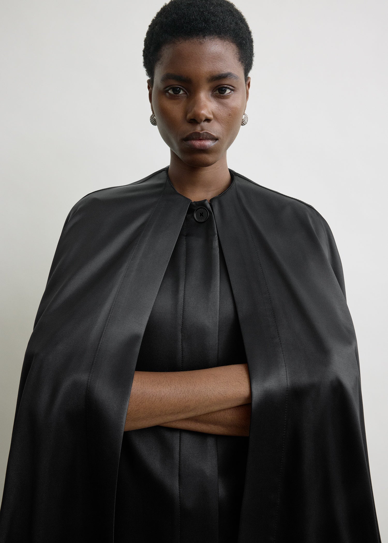 DETACHABLE CAPE EVENING COAT