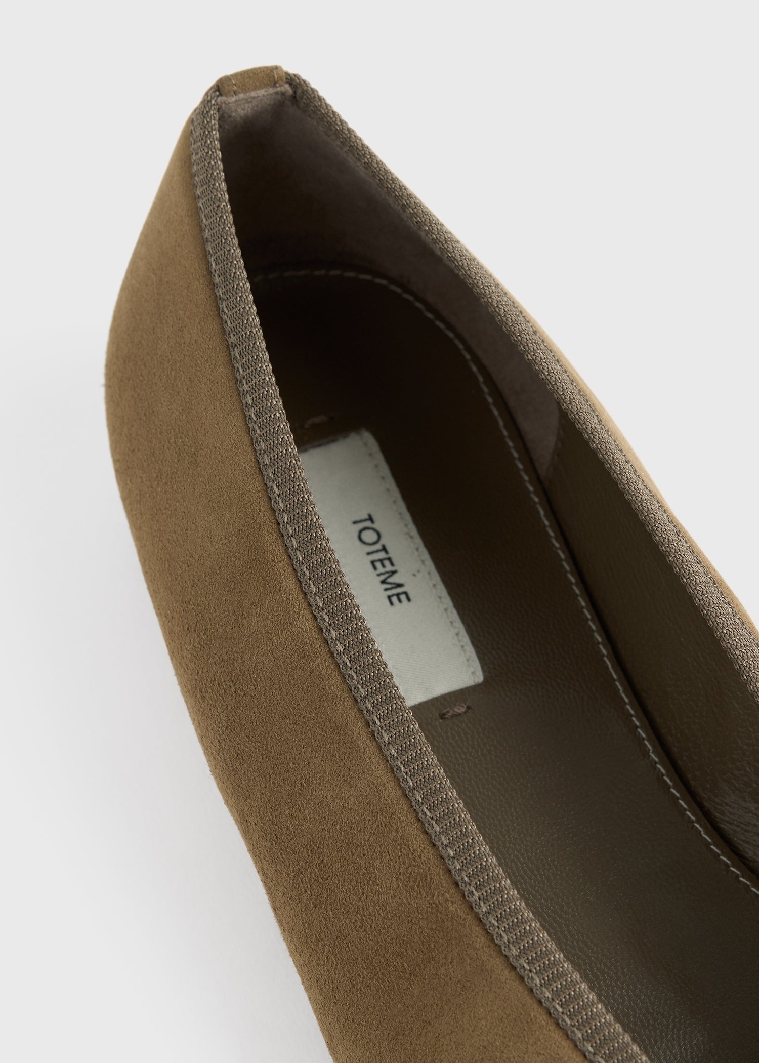 MINIMALIST SUEDE BALLERINAS