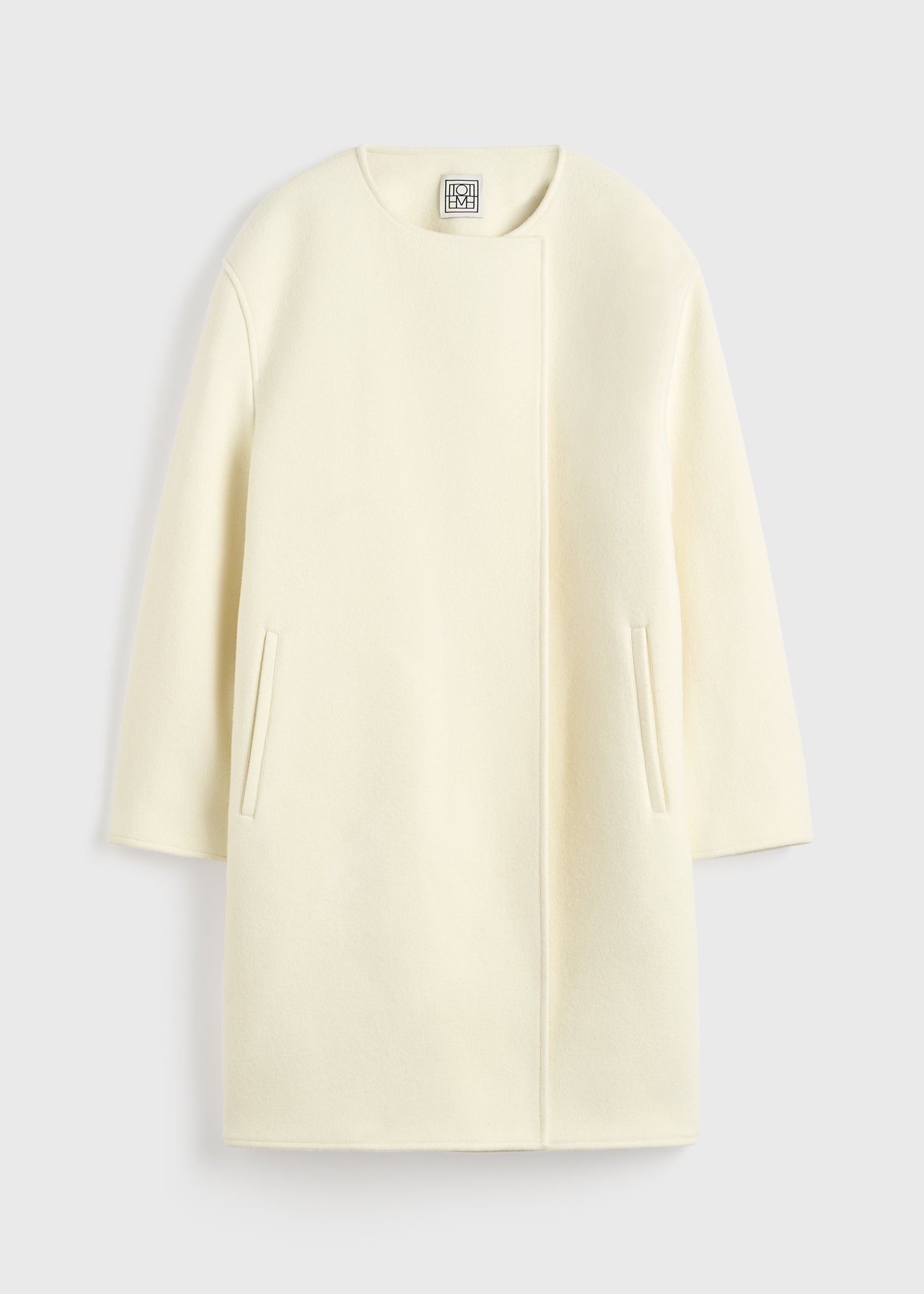 COLLARLESS FELT COAT