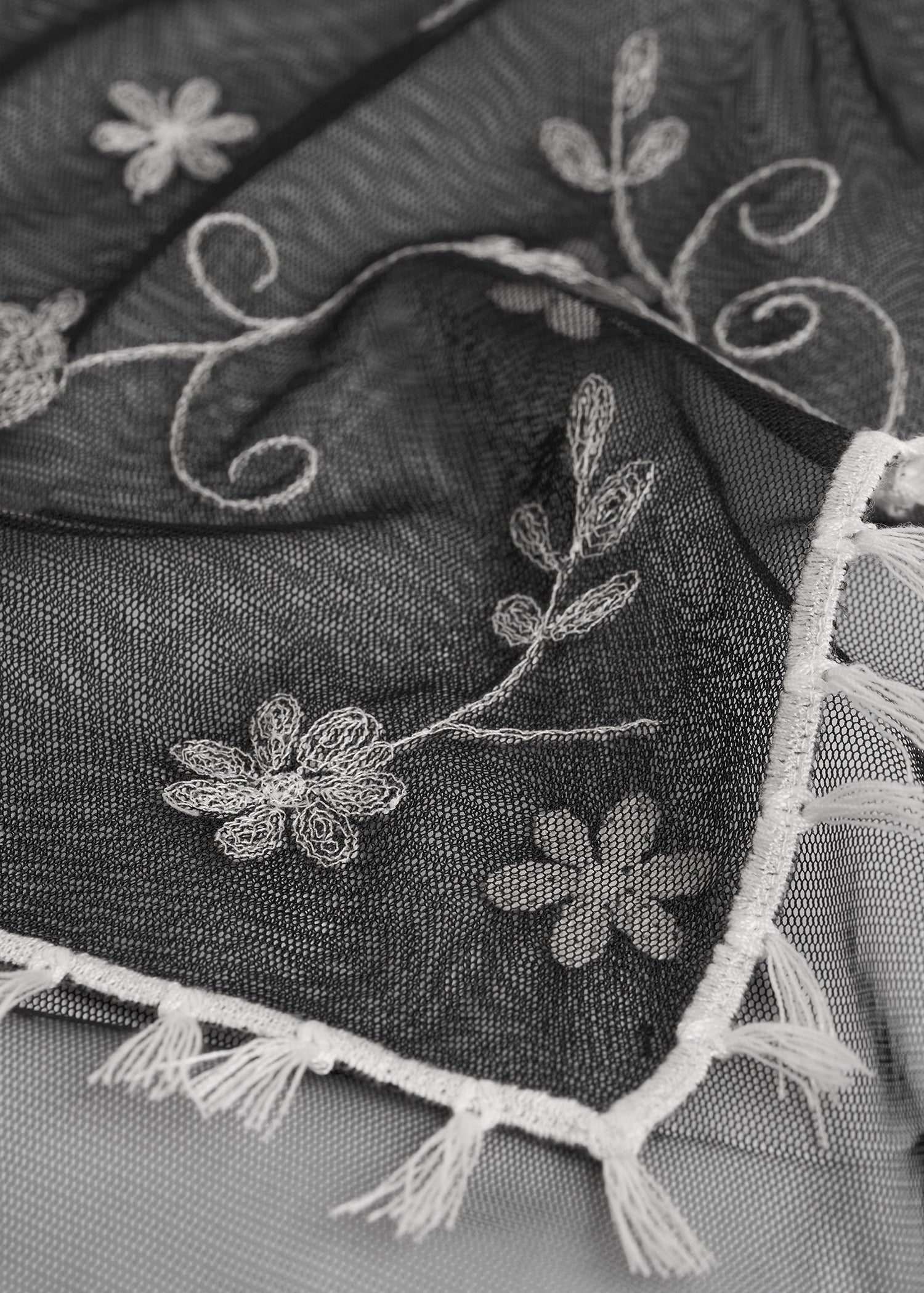 FLORAL TULLE SHAWL