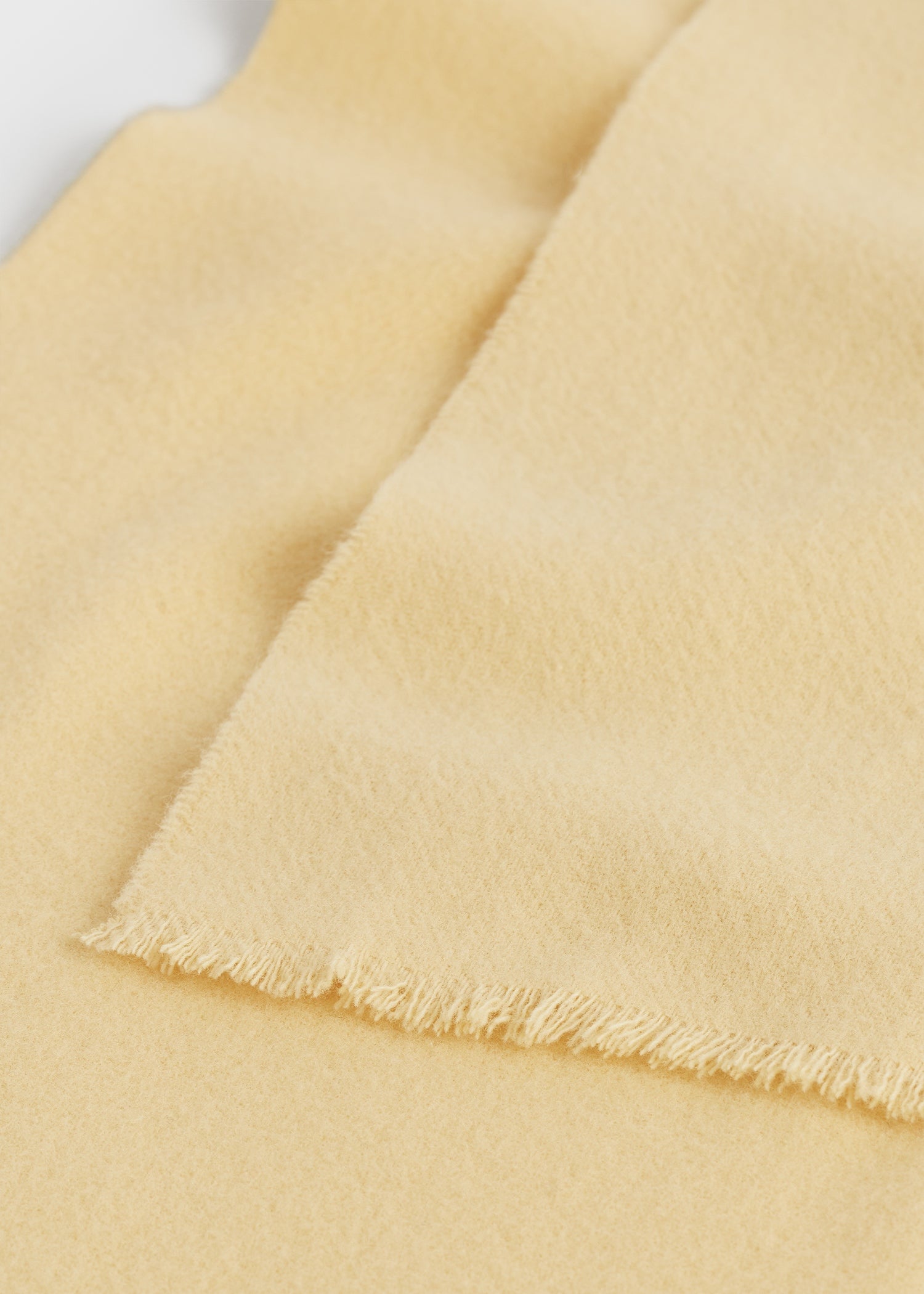 WIDE CLASSIC WOOL SCARF