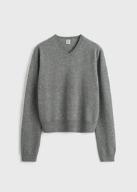 CLASSIC V-NECK KNIT