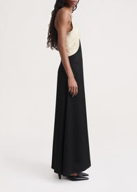 Robe longue Cami drapé en satin - Black & Bleached Sand