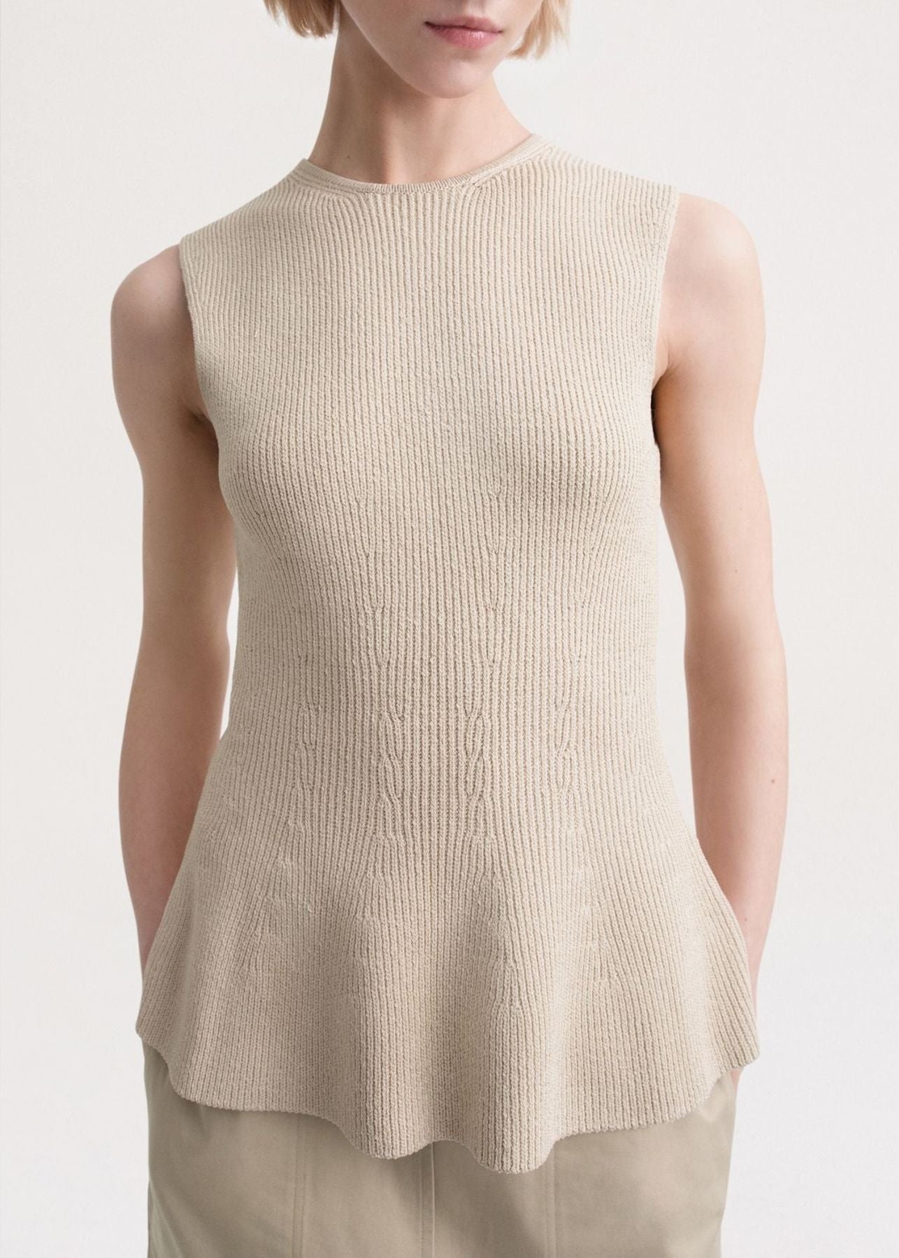 Slim-fitting sleeveless knit T-shirt - Beige