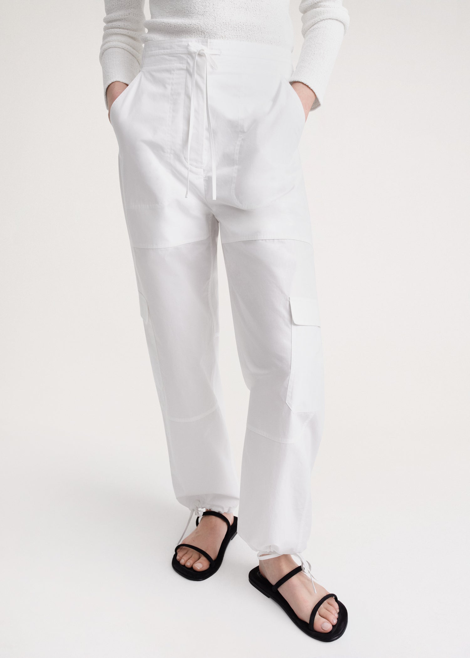 Pantalon cargo à multiples poches - White