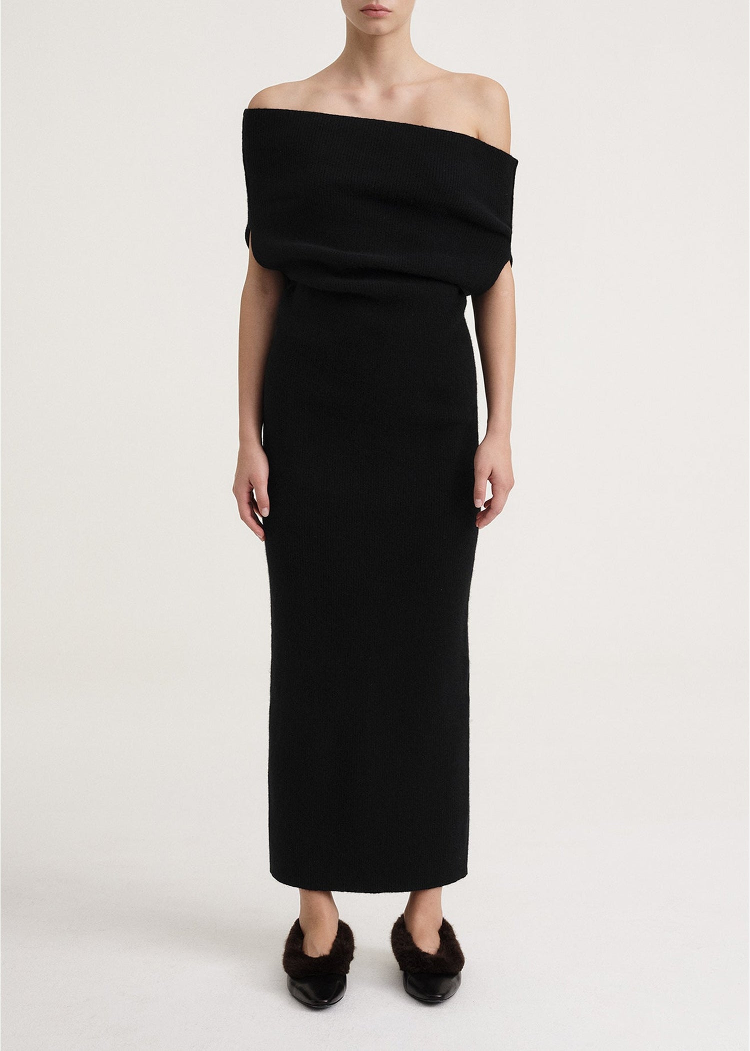 Robe longue décolletée en laine mélangée - Black