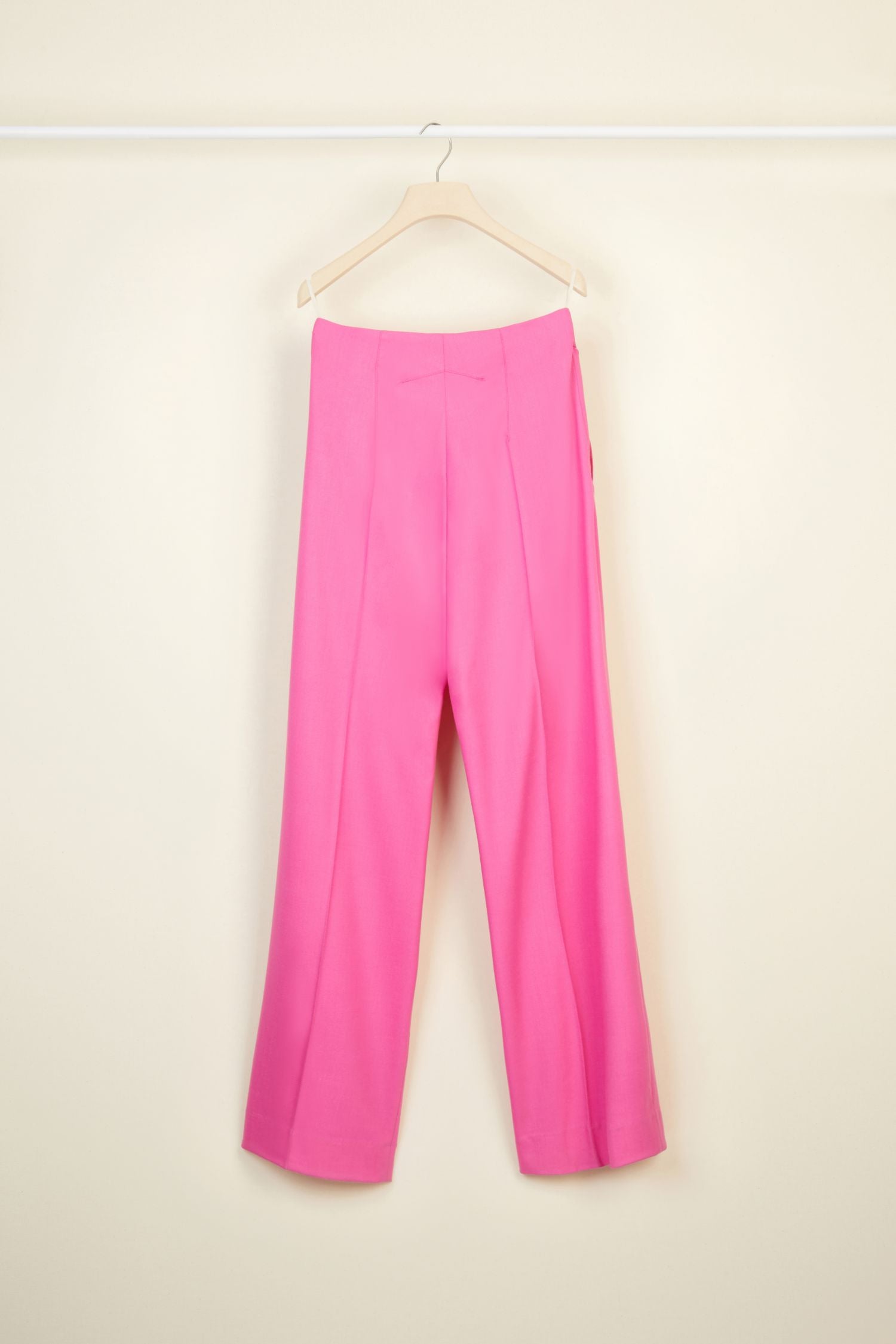 Pantalon droit en laine vierge - Framboise