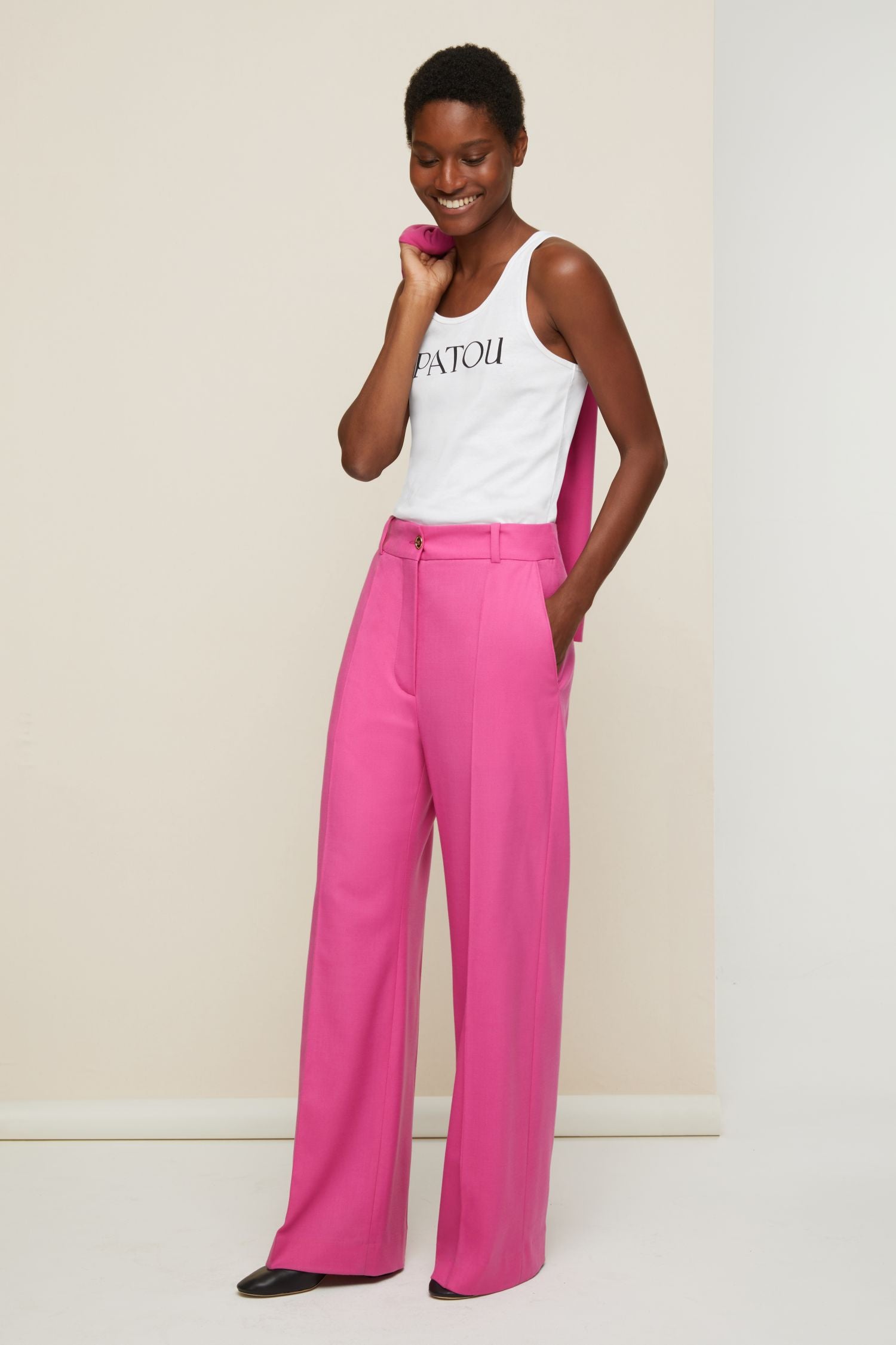 Pantalon droit en laine vierge - Framboise