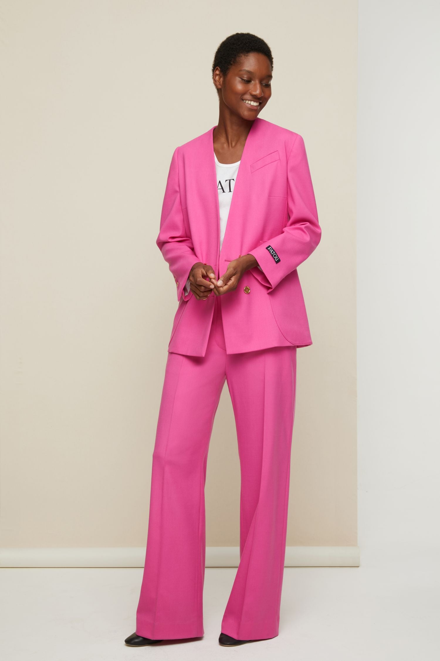 Pantalon droit en laine vierge - Framboise