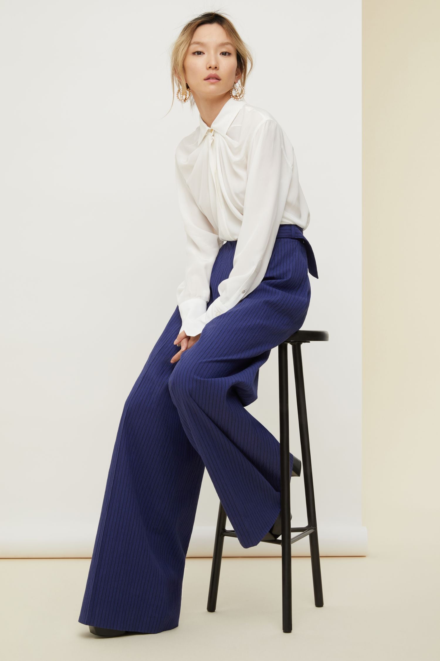 Loose-fitting seersucker trousers - Persian Blue