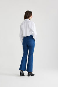 Stonewash / Pantalon évasé en denim bio