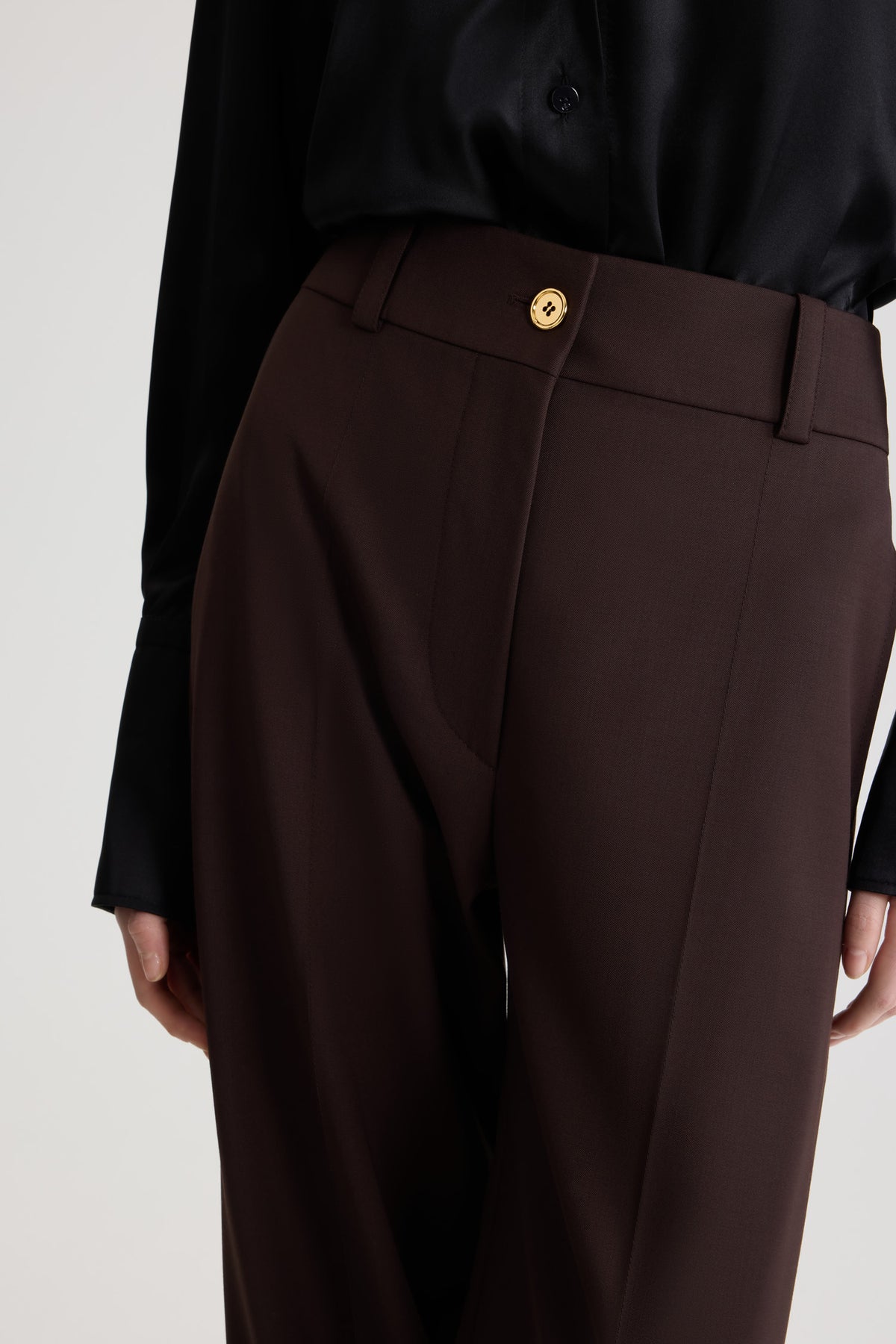 Smoked Ebony / Pantalon évasé en laine technique éco-responsable