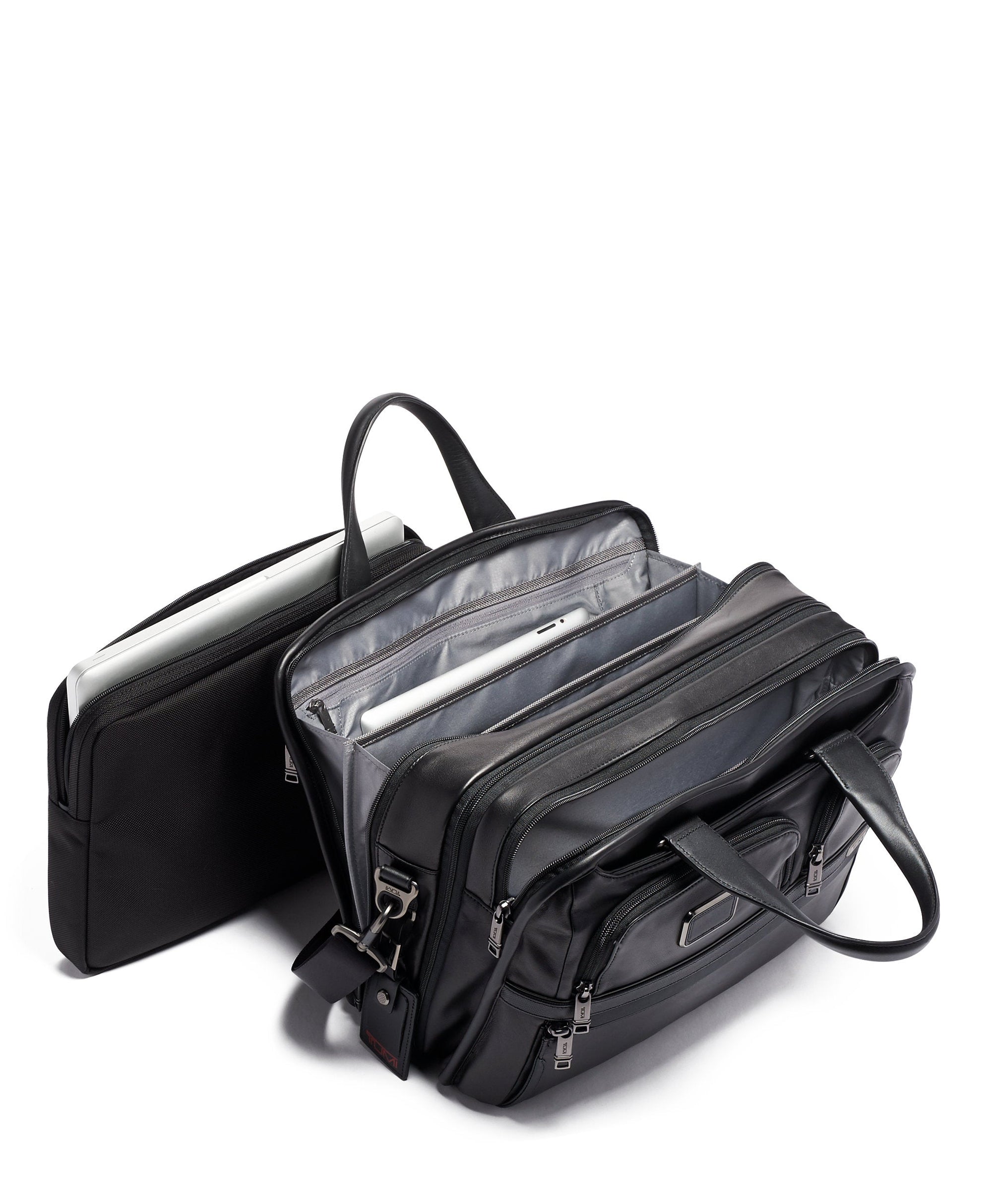 Alpha expandable briefcase in leather - Black