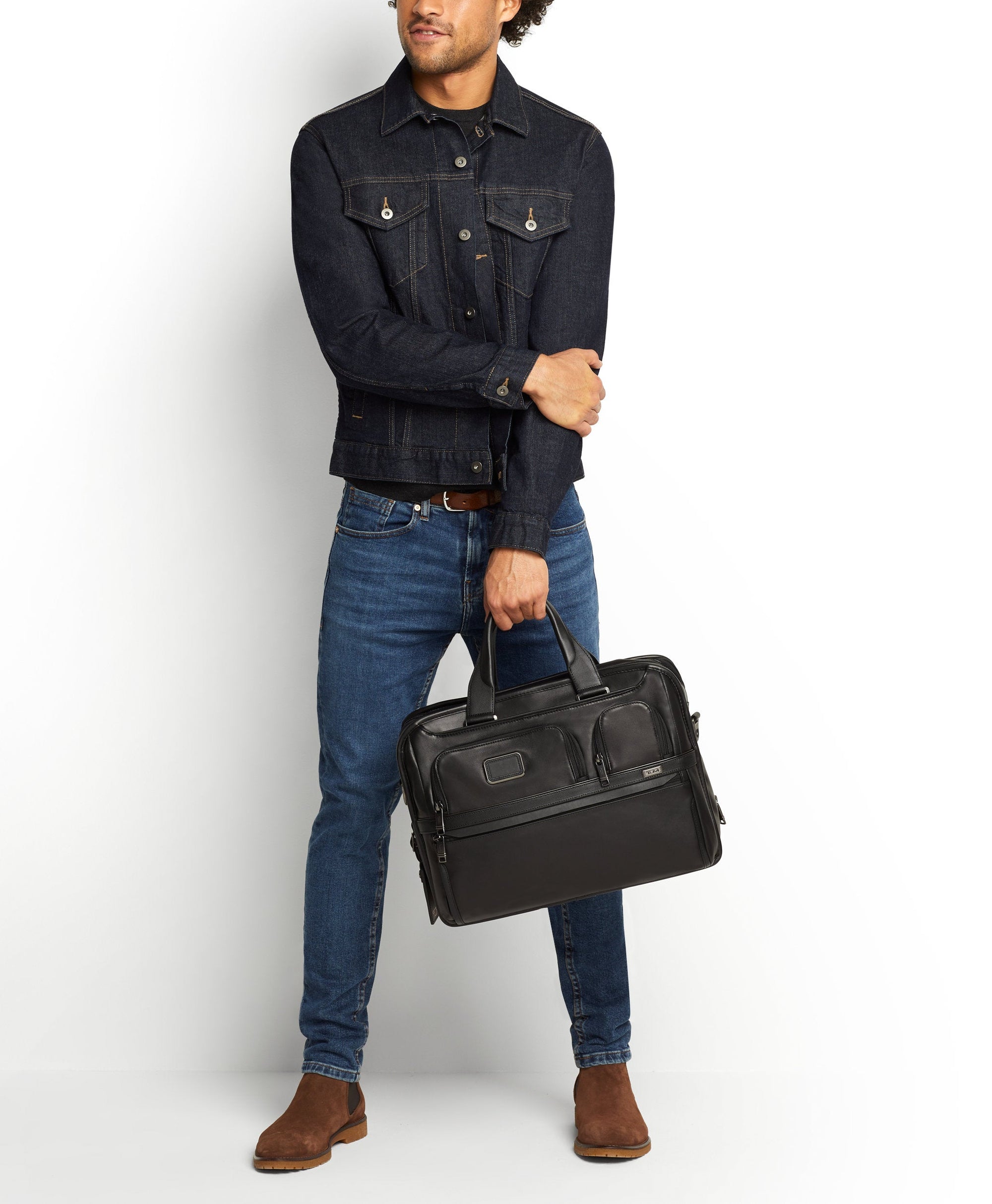 Alpha expandable briefcase in leather - Black