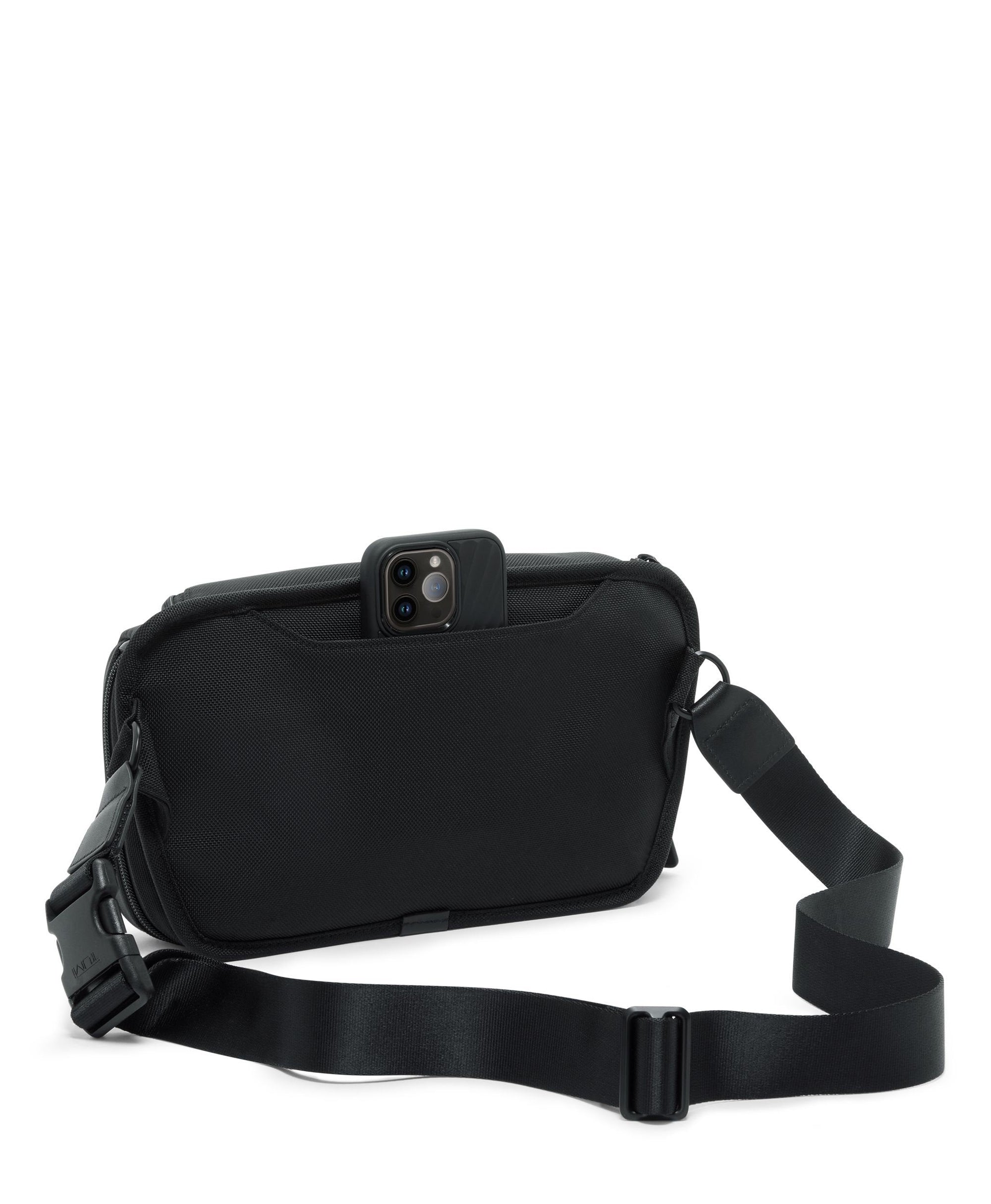 Alpha shoulder bag - Black