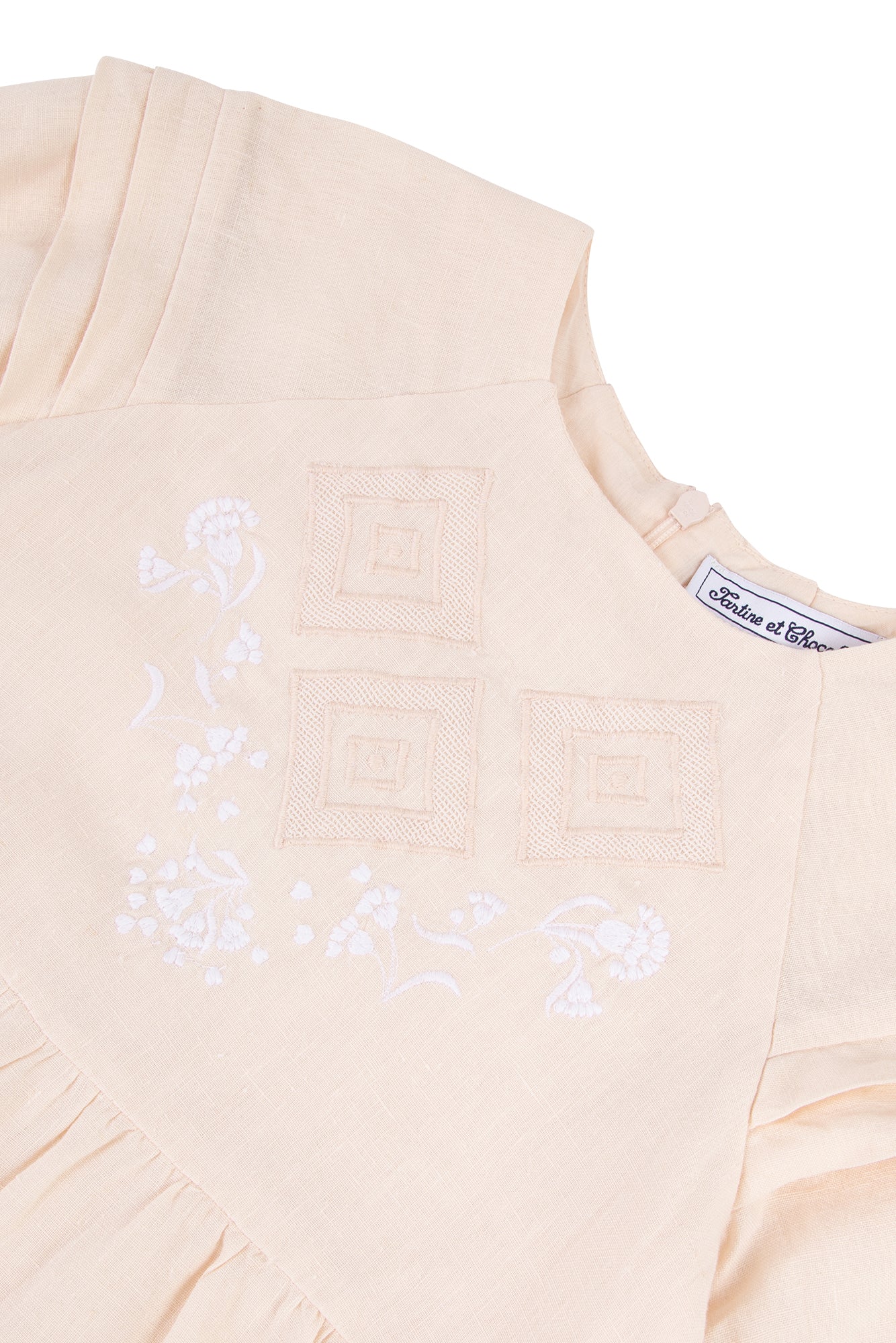Romantic stroll dress in linen - Boutons De Rose