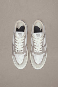 Baskets Ami Arcade basses en cuir - White & Ash Grey