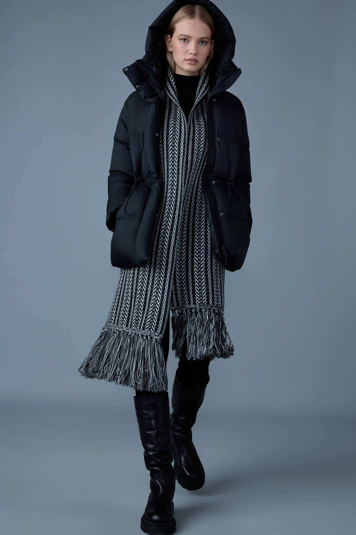 Black Ladies Hooded Light Down Jacket