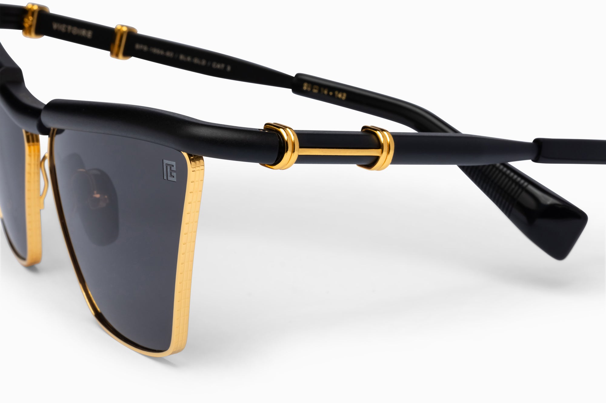 Matte Black Gold Black VICTOIRE Lunettes de soleil