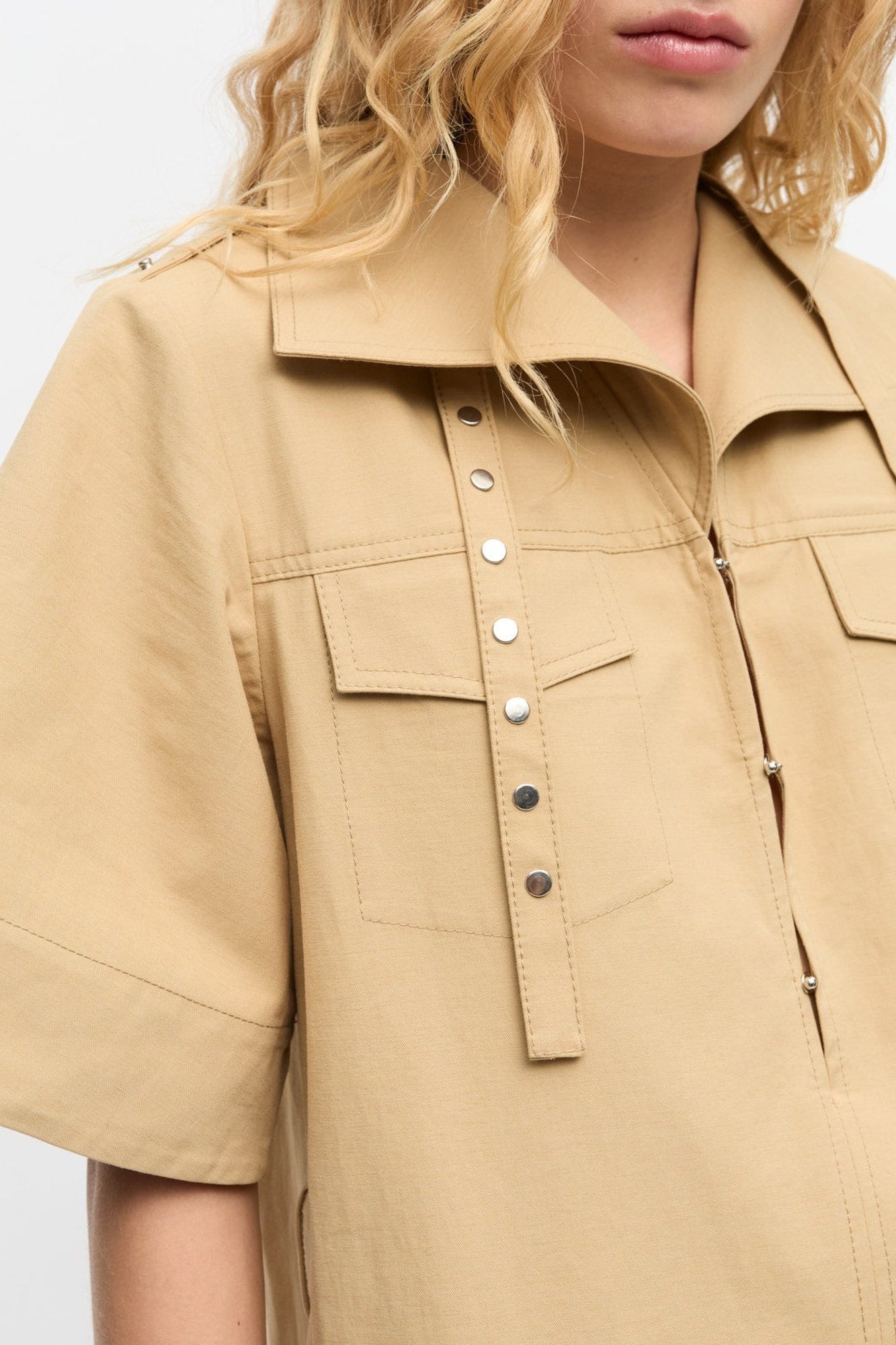 Robe ceinturée en coton  - Pale Khaki