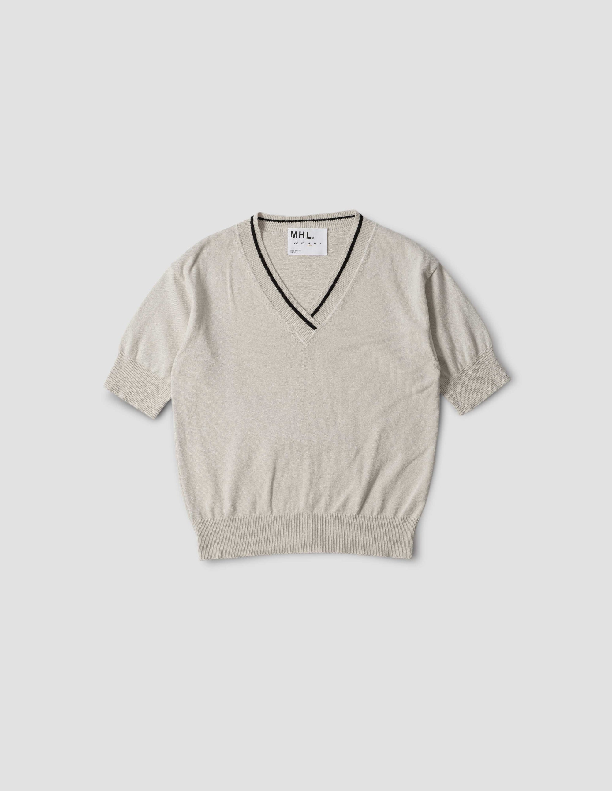 T-shirt col V à liserés contrastés - Beige & White