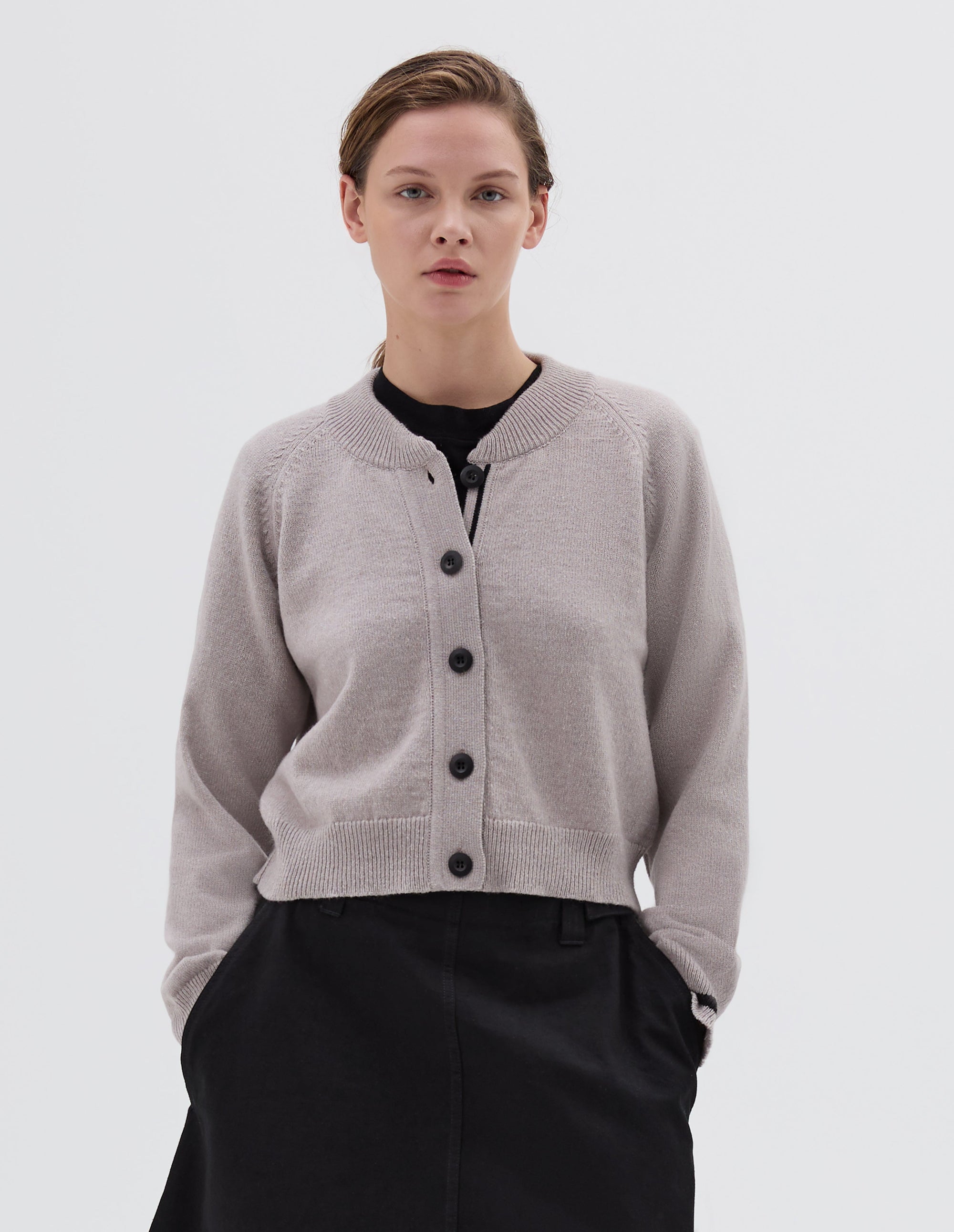 Cardigan court - Gray & Beige