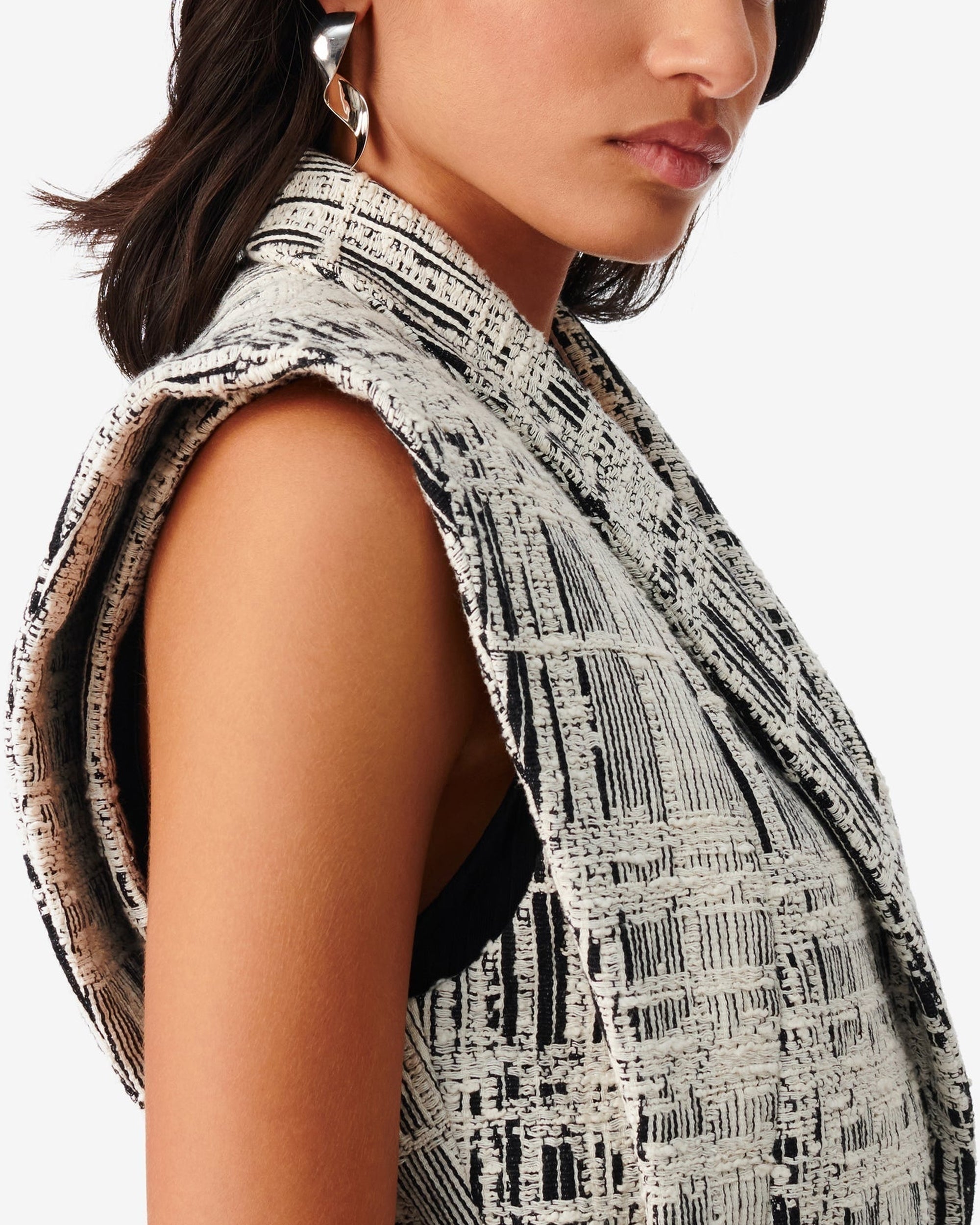 Quira sleeveless jacket - Ecru & Black