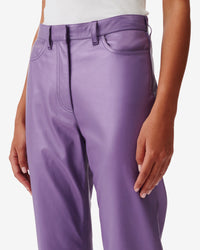 Jalil trousers in leather - Pearly Purple