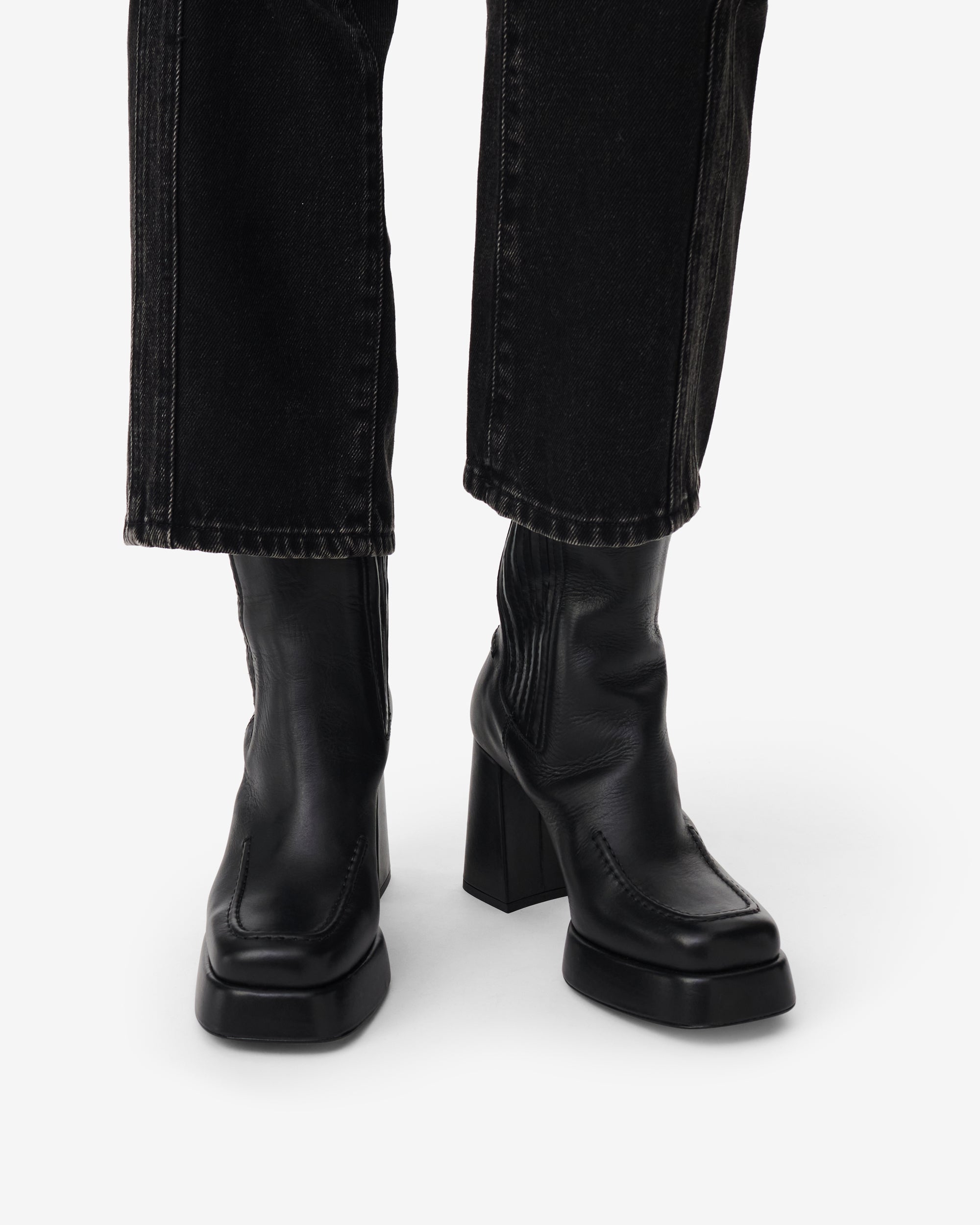 Dona leather ankle boots - Glossy Black