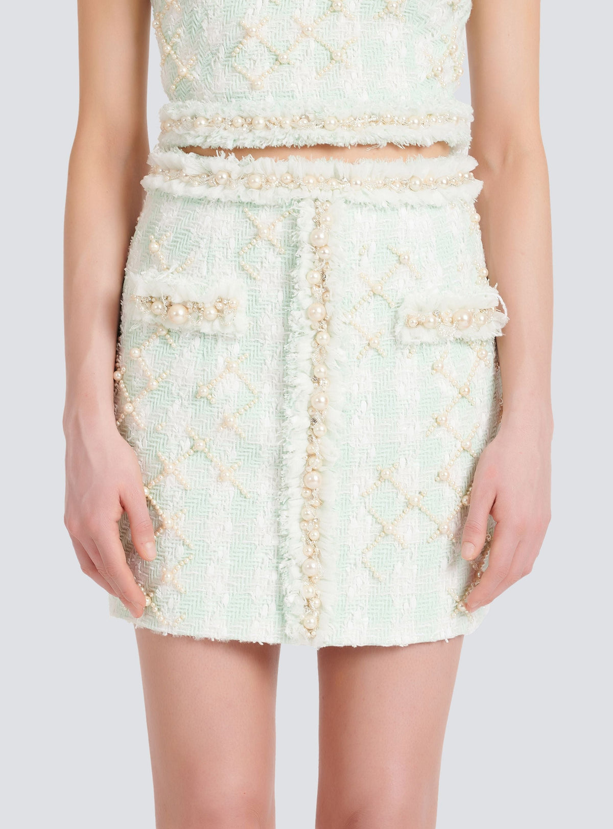 Jupe courte en tweed avec broderies - Blanc & Vert Pâle