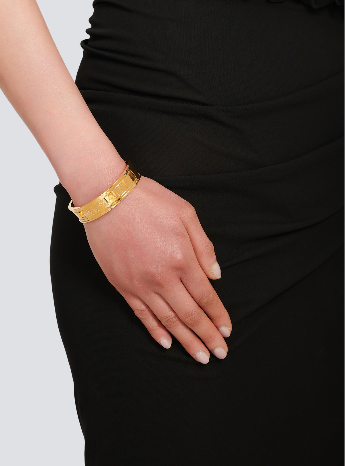Bracelet manchette en laiton avec logo balmain - Or