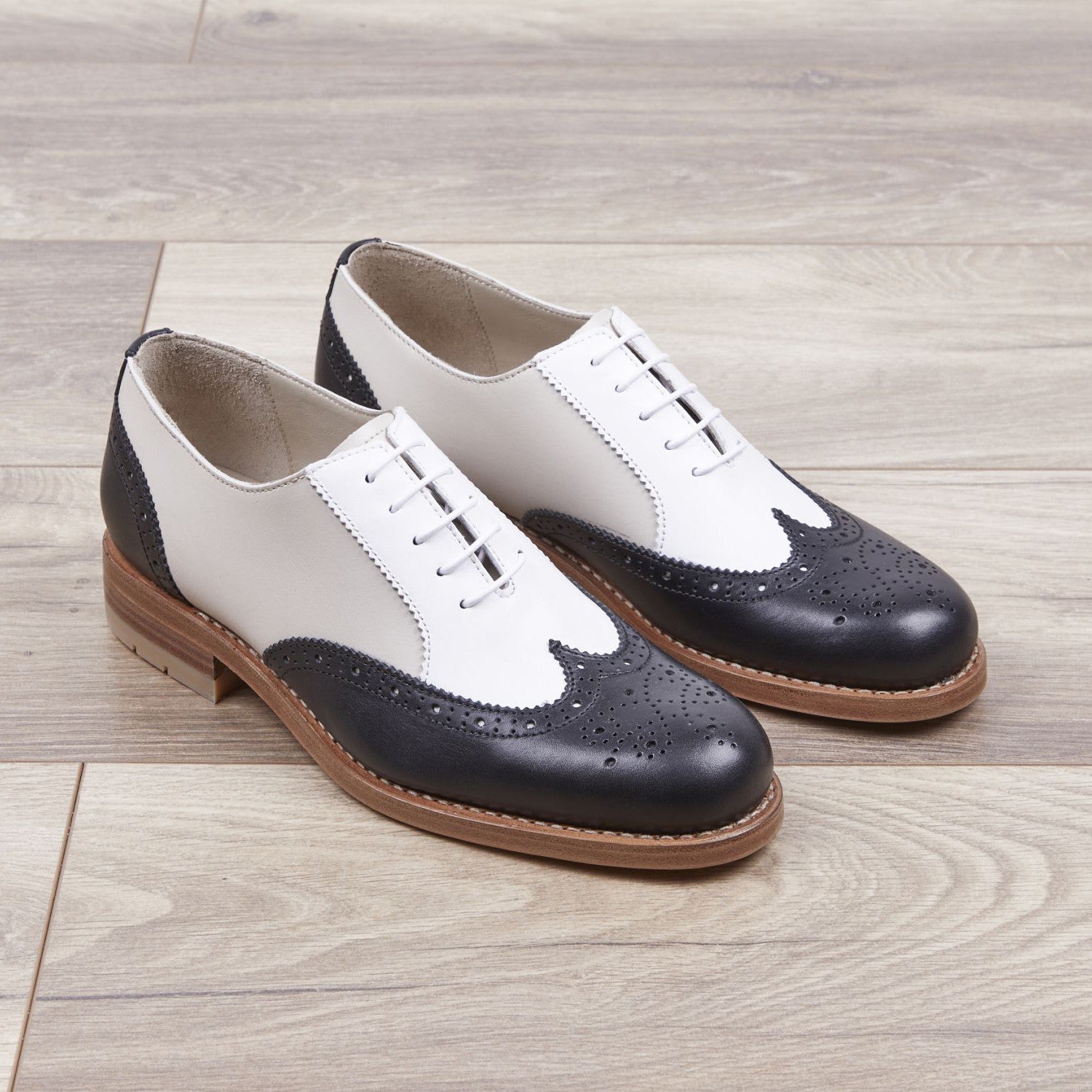 28qty NEW / Richelieu ZINNIA SEQUOIA / PURECALF CUIR - Noir